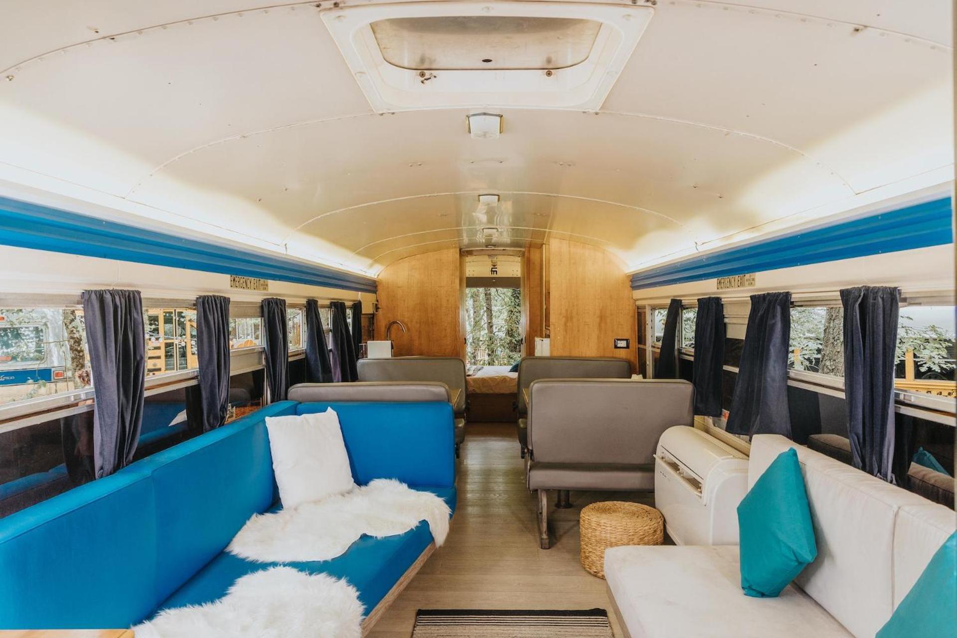 Superior American Bus