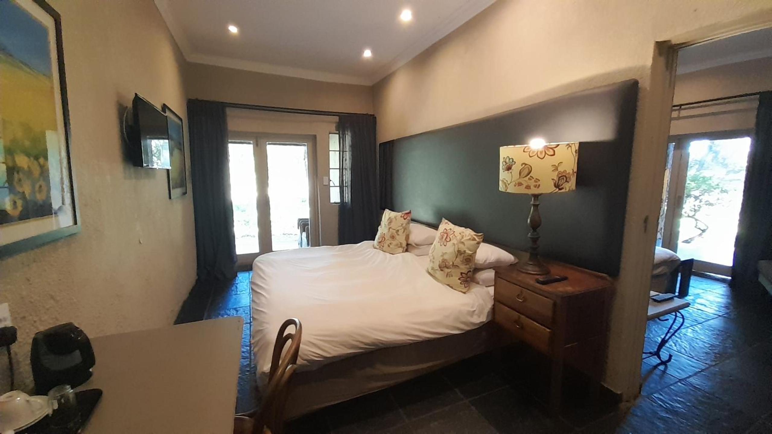 Executive Family Room - Photo 21
