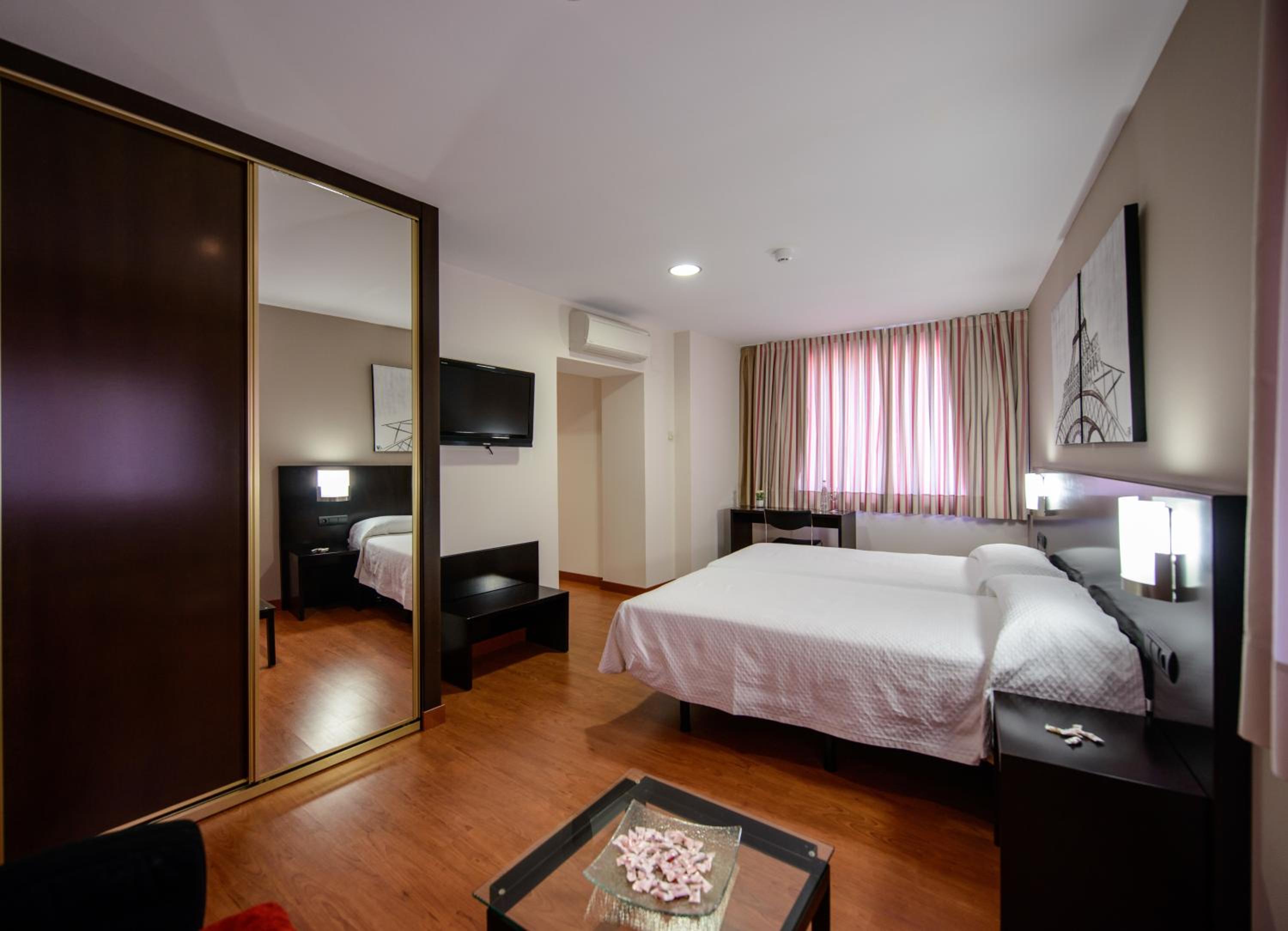 Double or Twin Room photo 3