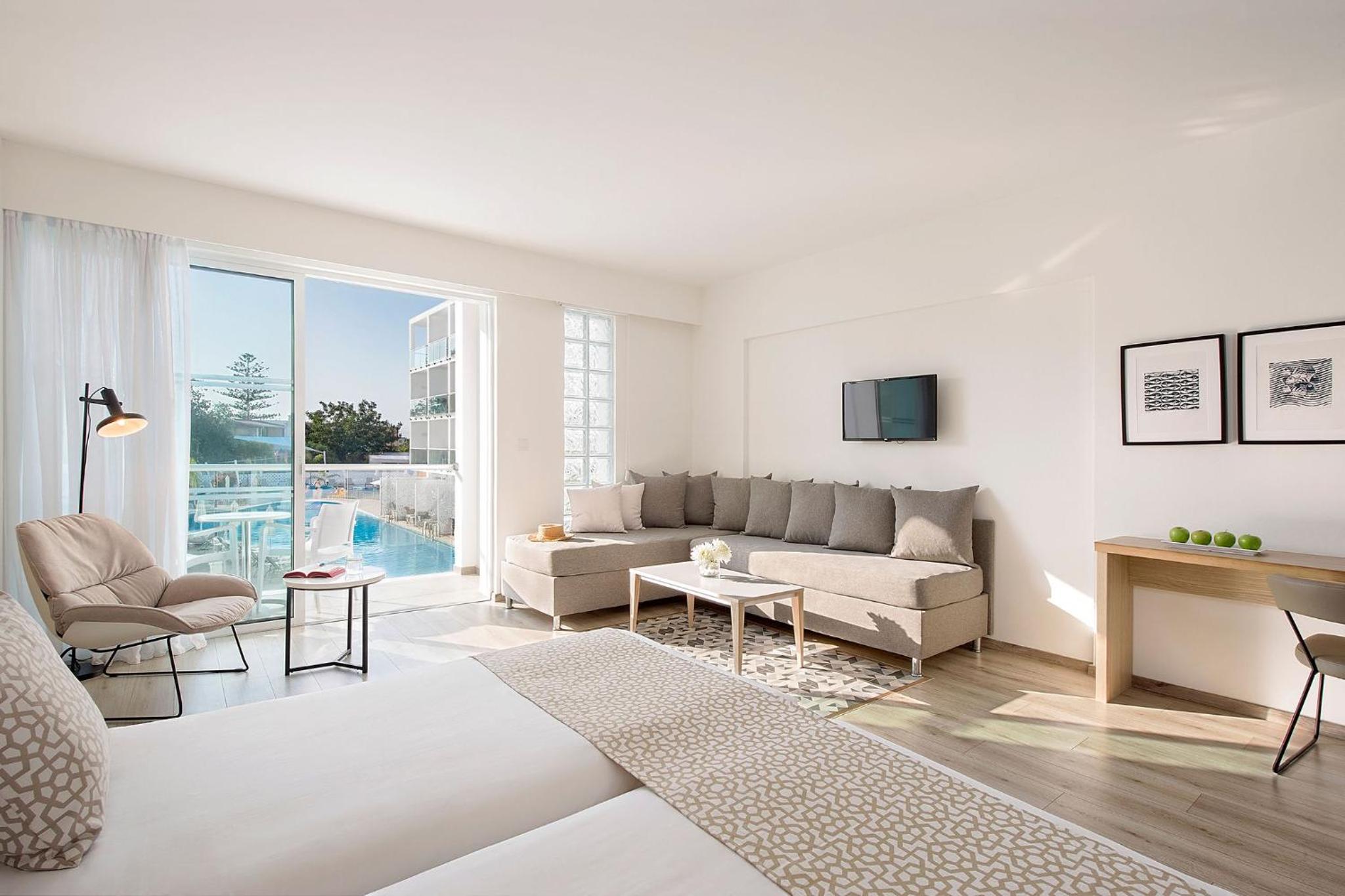 Chambre Supérieure - Vue sur Piscine