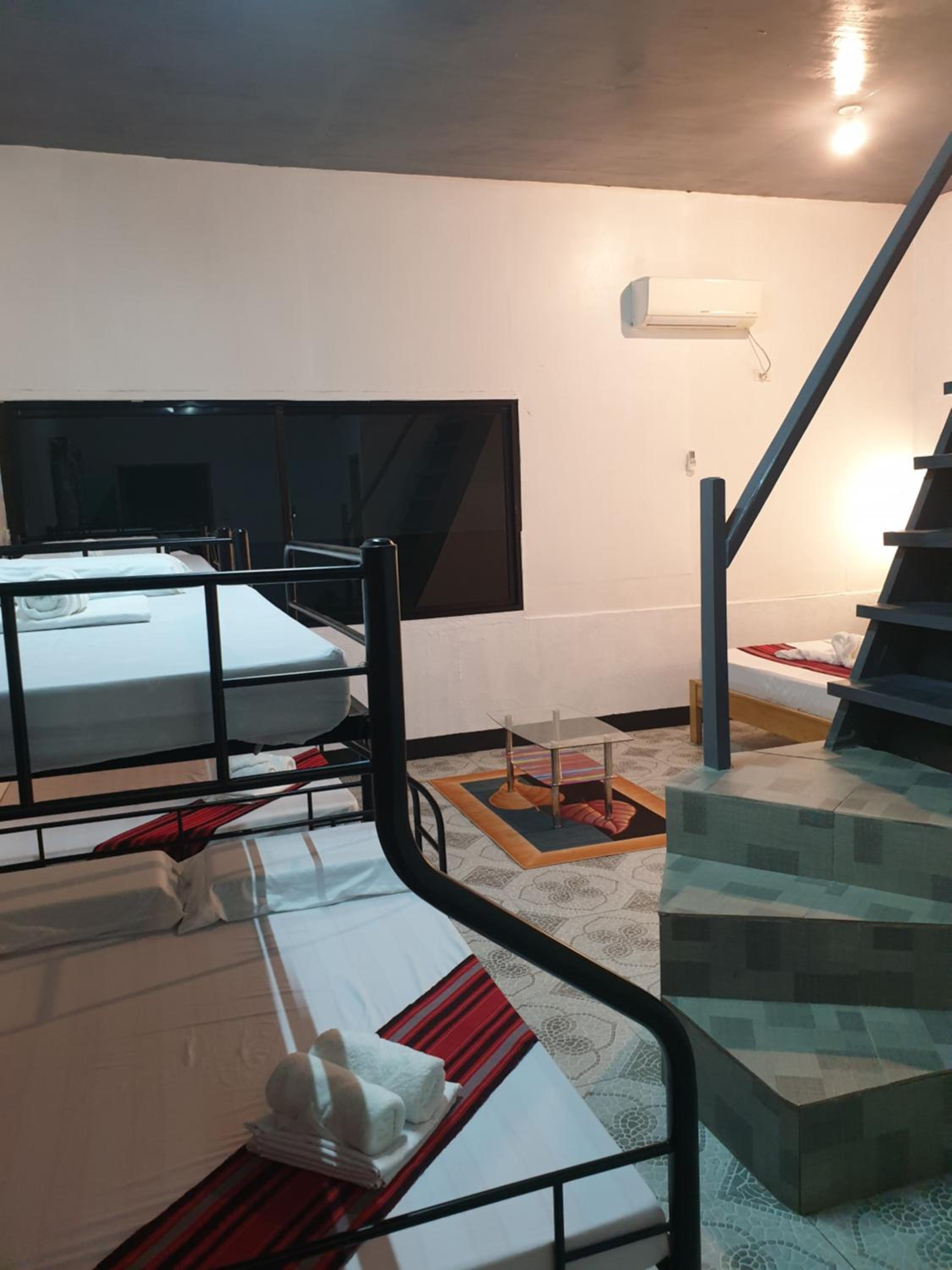 Superior Family Room - Photo 3