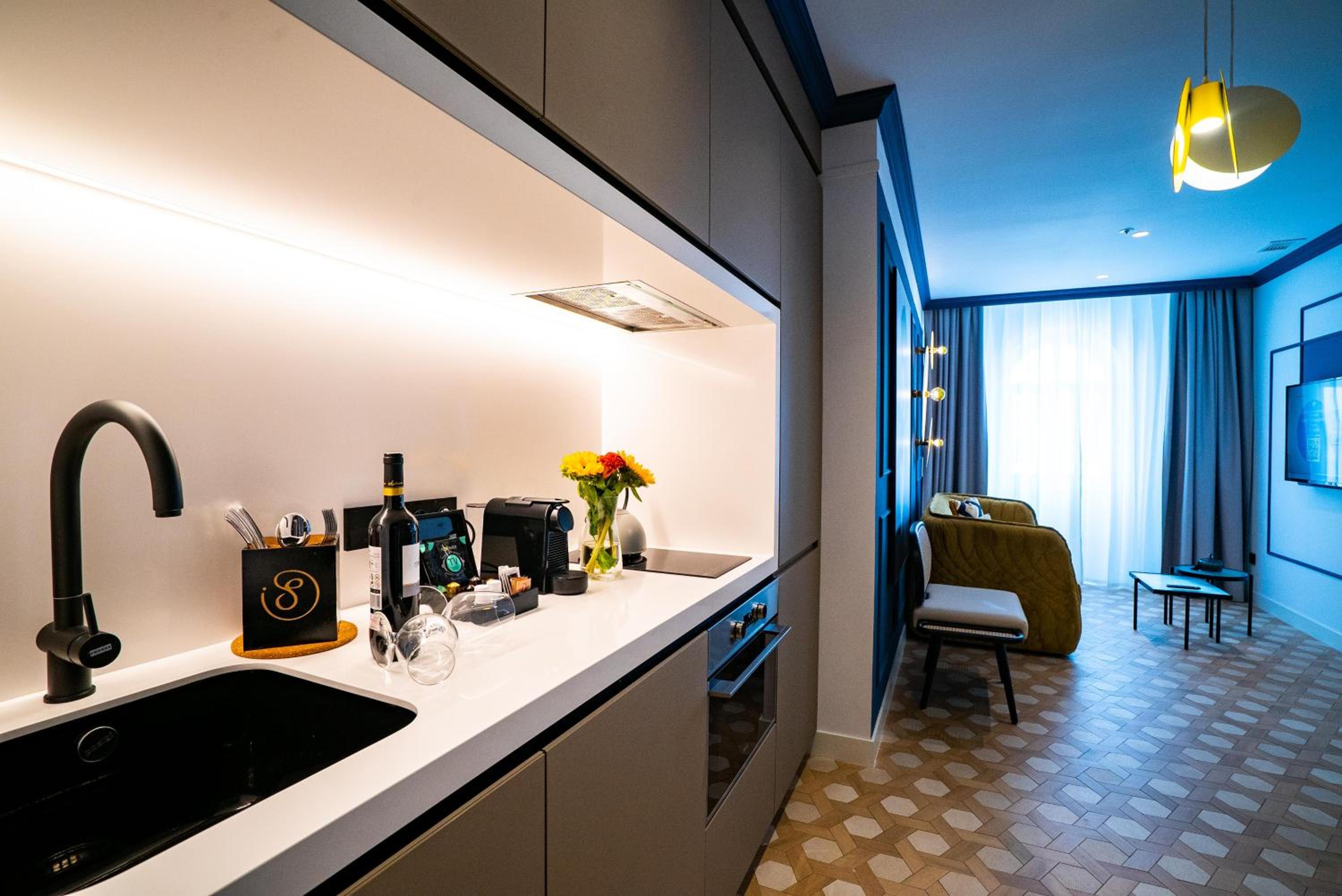 Two-Bedroom Apartment - Photo 9