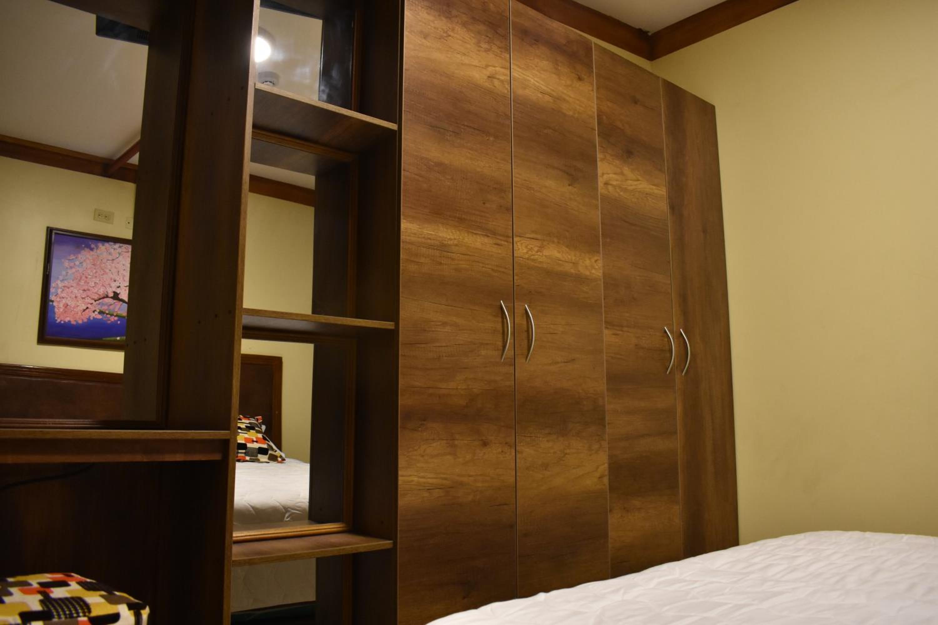 Small Single Room photo 3