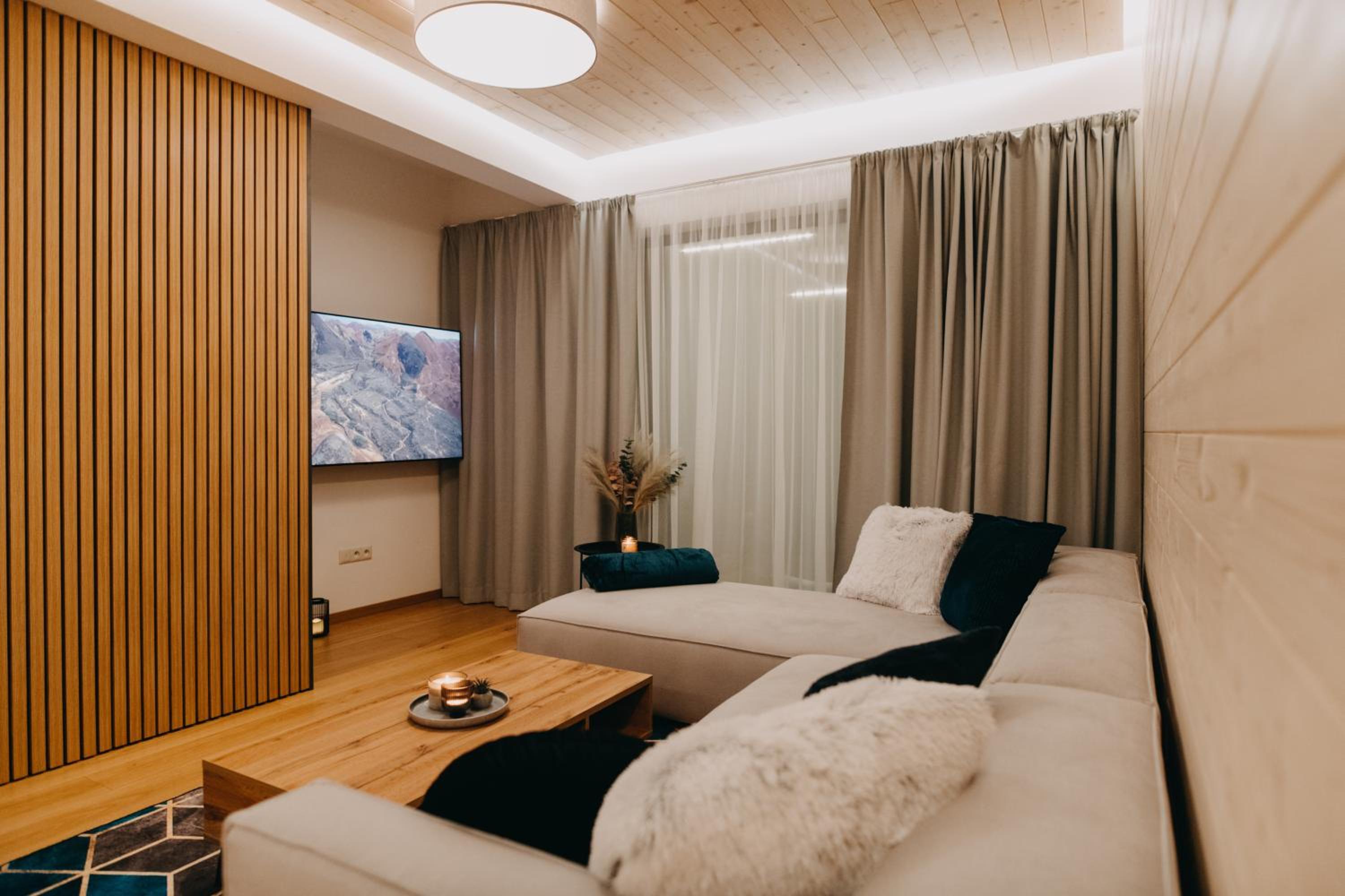 Four-Bedroom Chalet with Jacuzzi - Photo 13