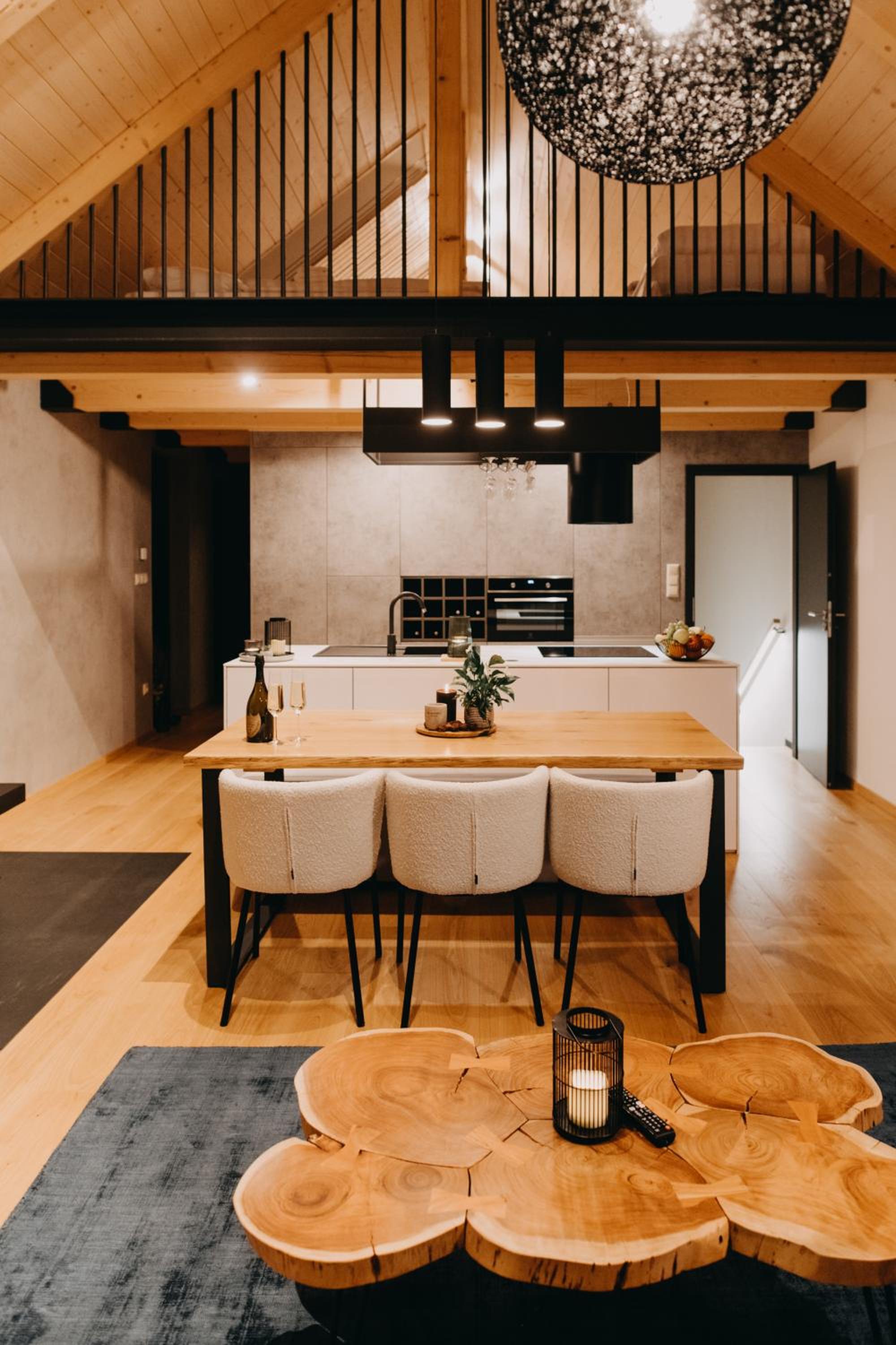 Four-Bedroom Chalet with Jacuzzi - Photo 11