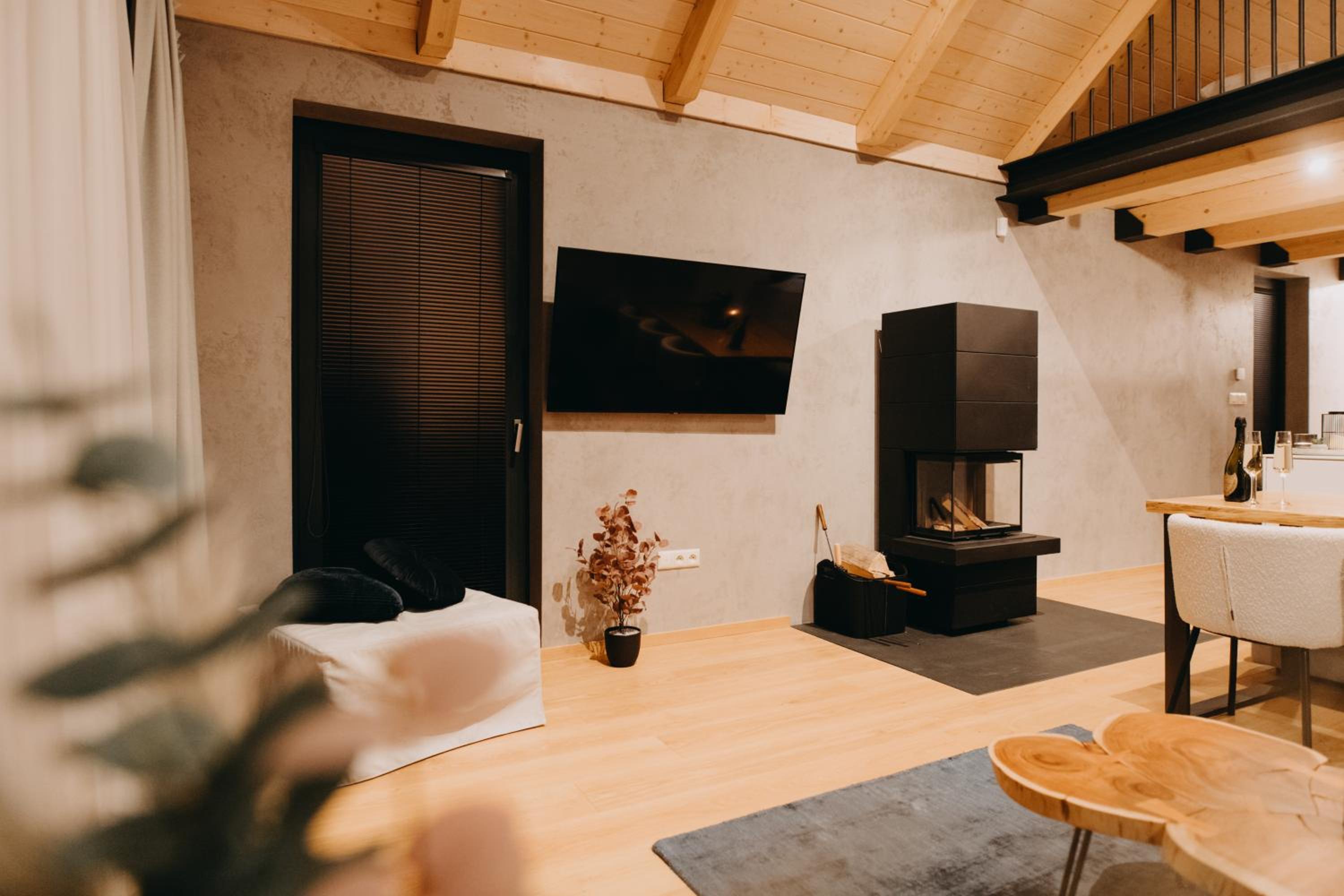 Four-Bedroom Chalet with Jacuzzi - Photo 8
