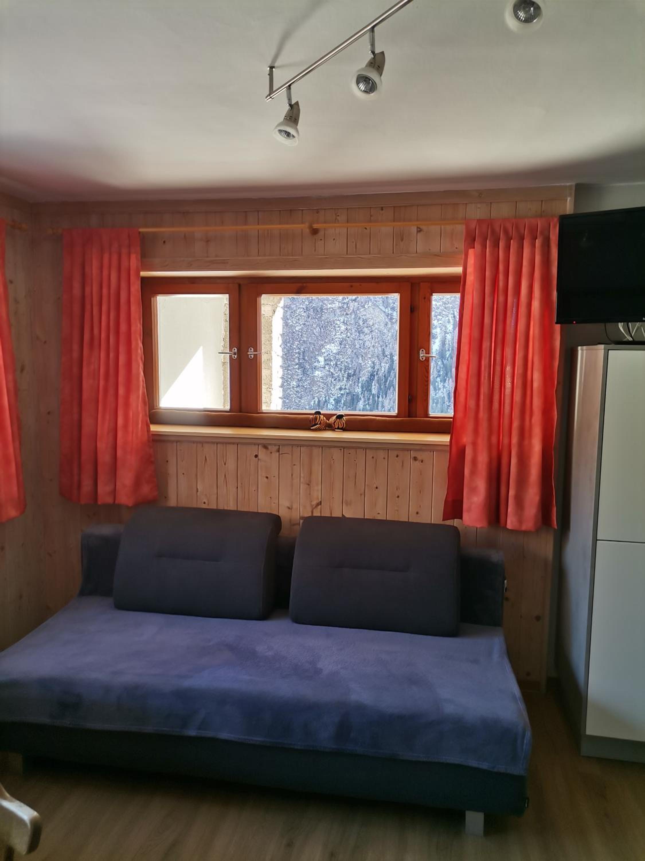Apartment with Mountain View photo 2
