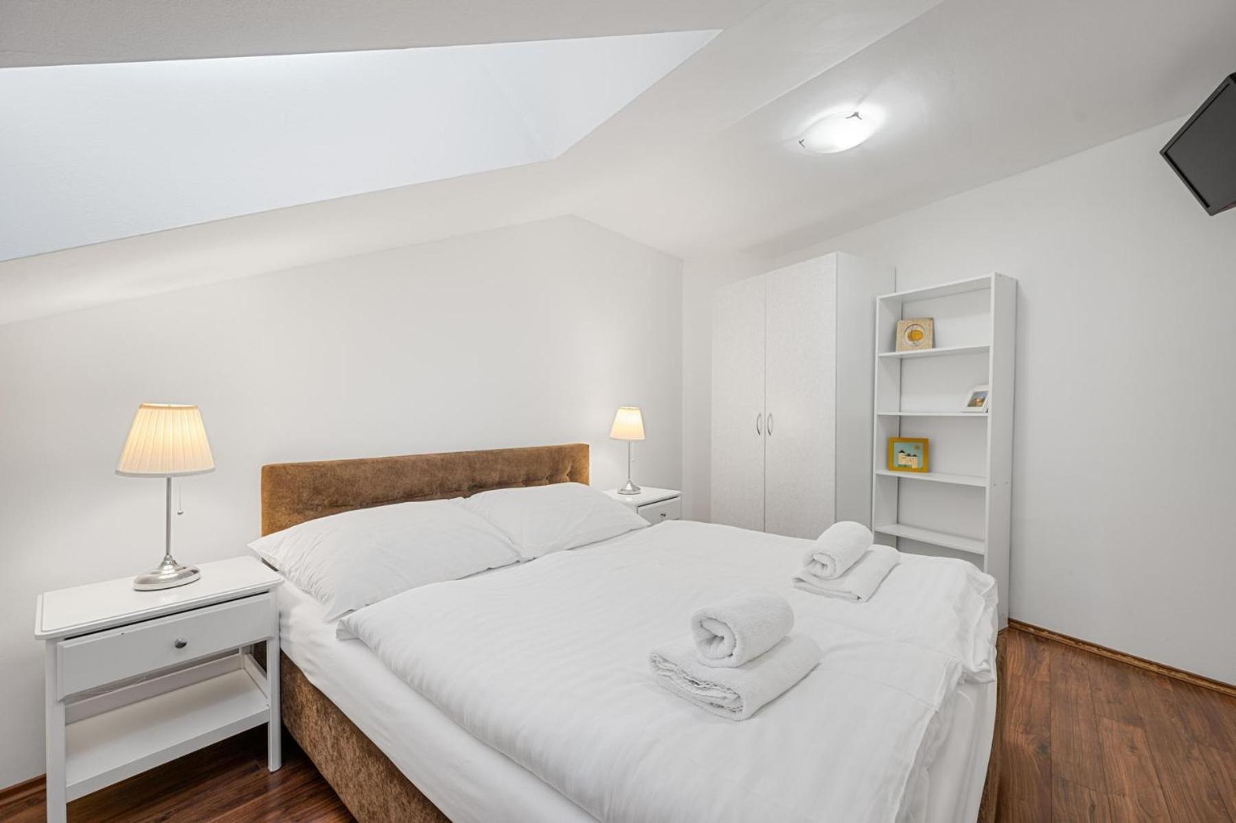 Suite with Balcony - Photo 8