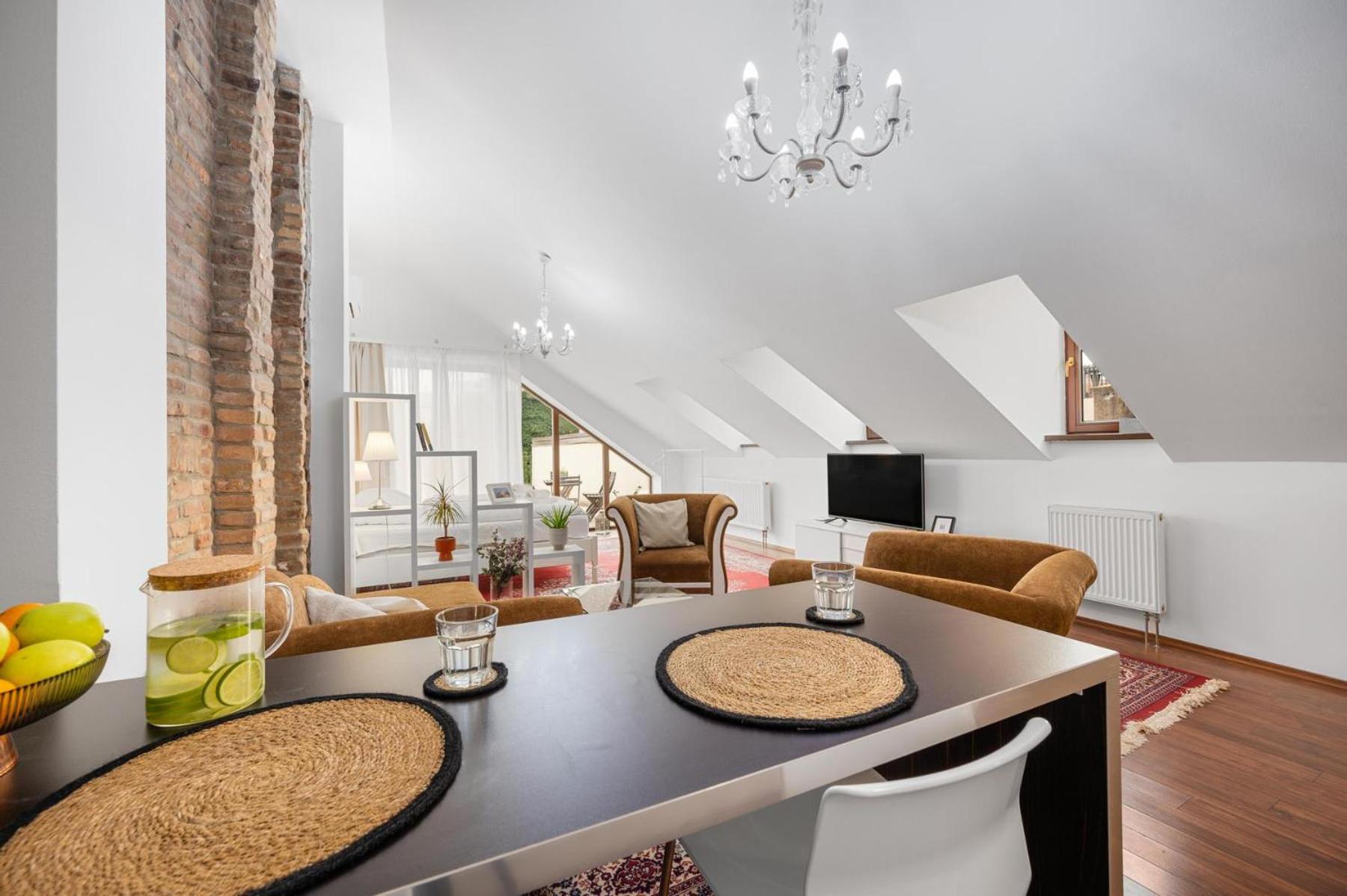 Suite with Balcony - Photo 5