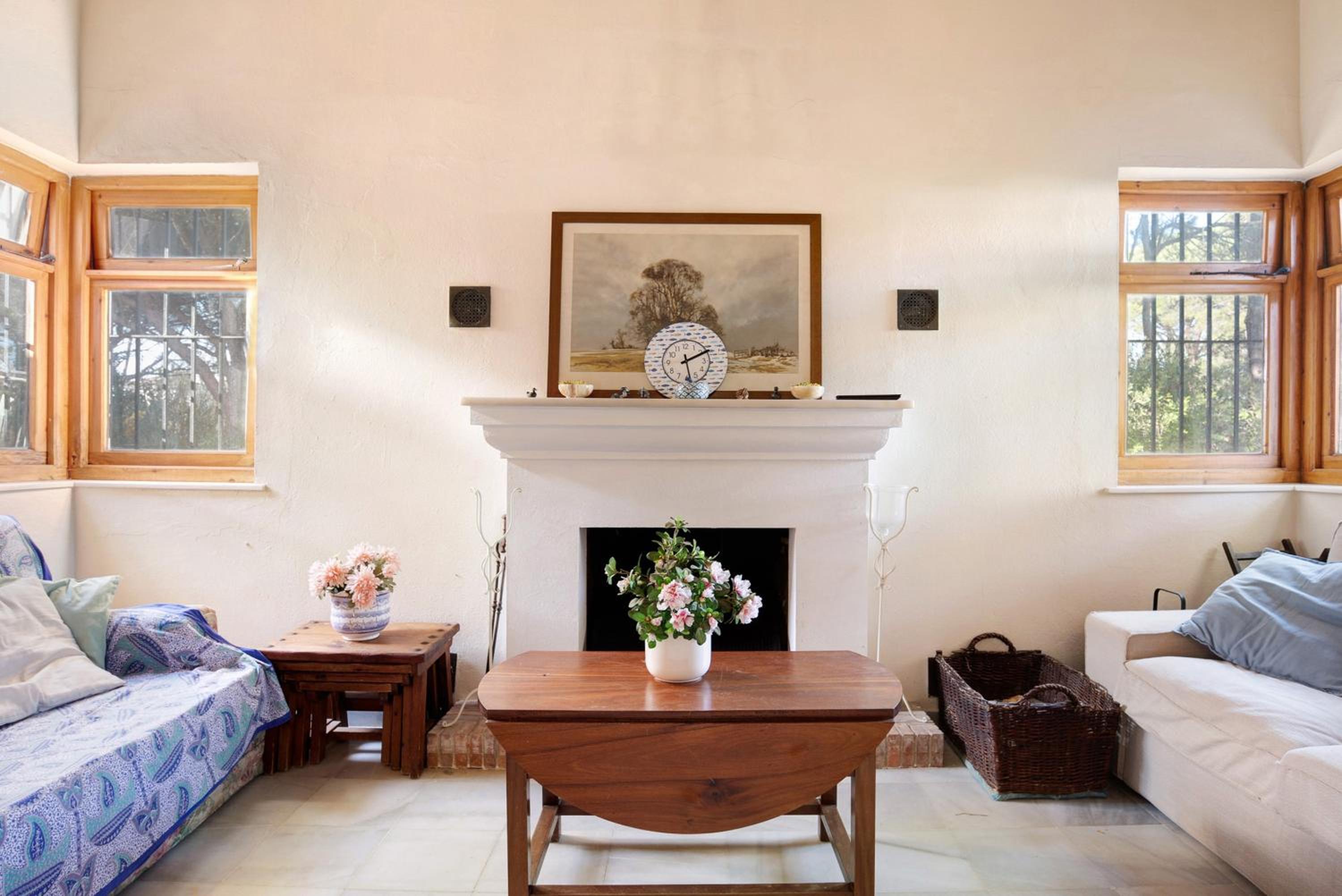 Three-Bedroom House photo 3