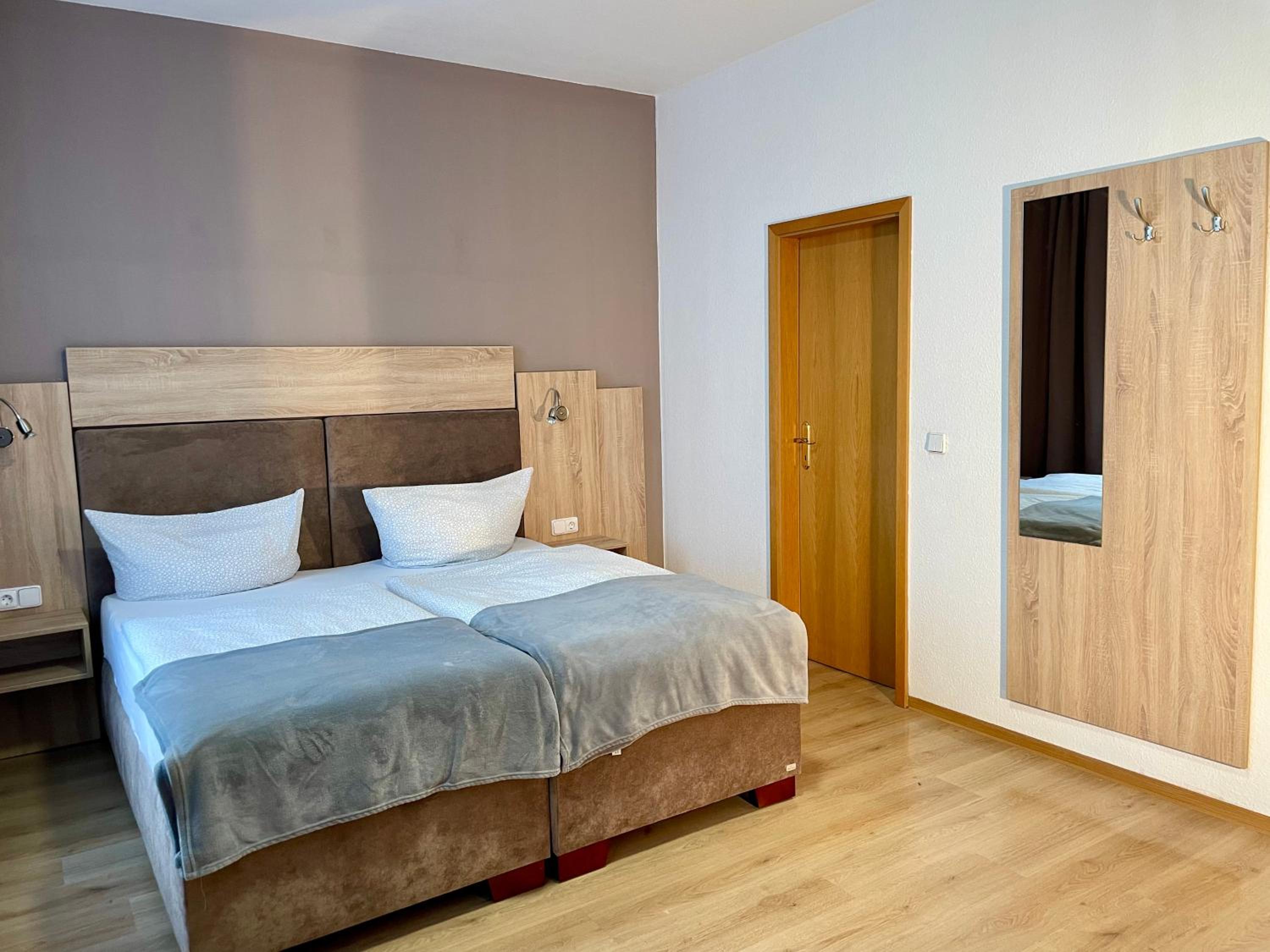 Double Room with Private Bathroom - Photo 5