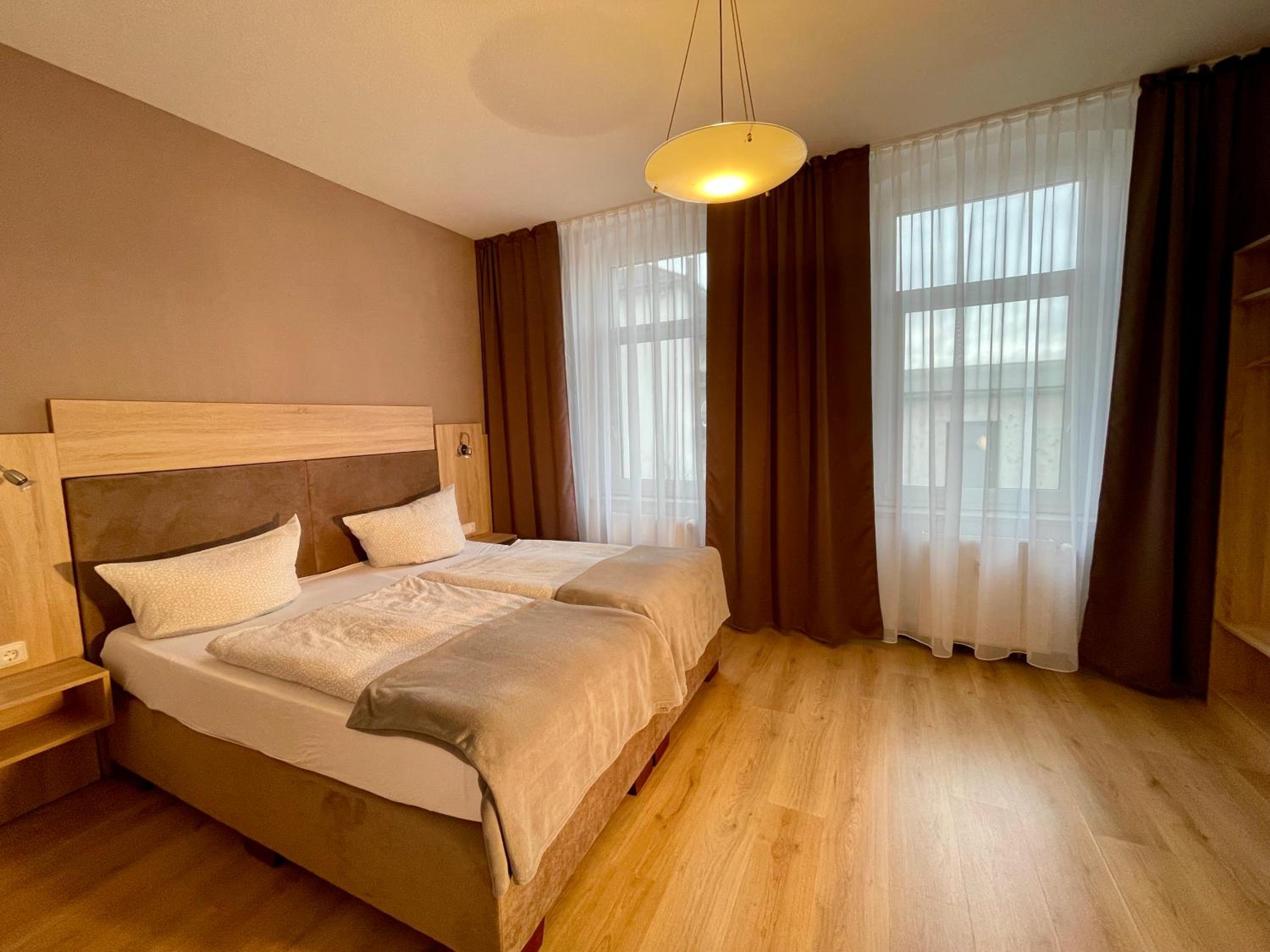 Double Room with Private Bathroom - Photo 4