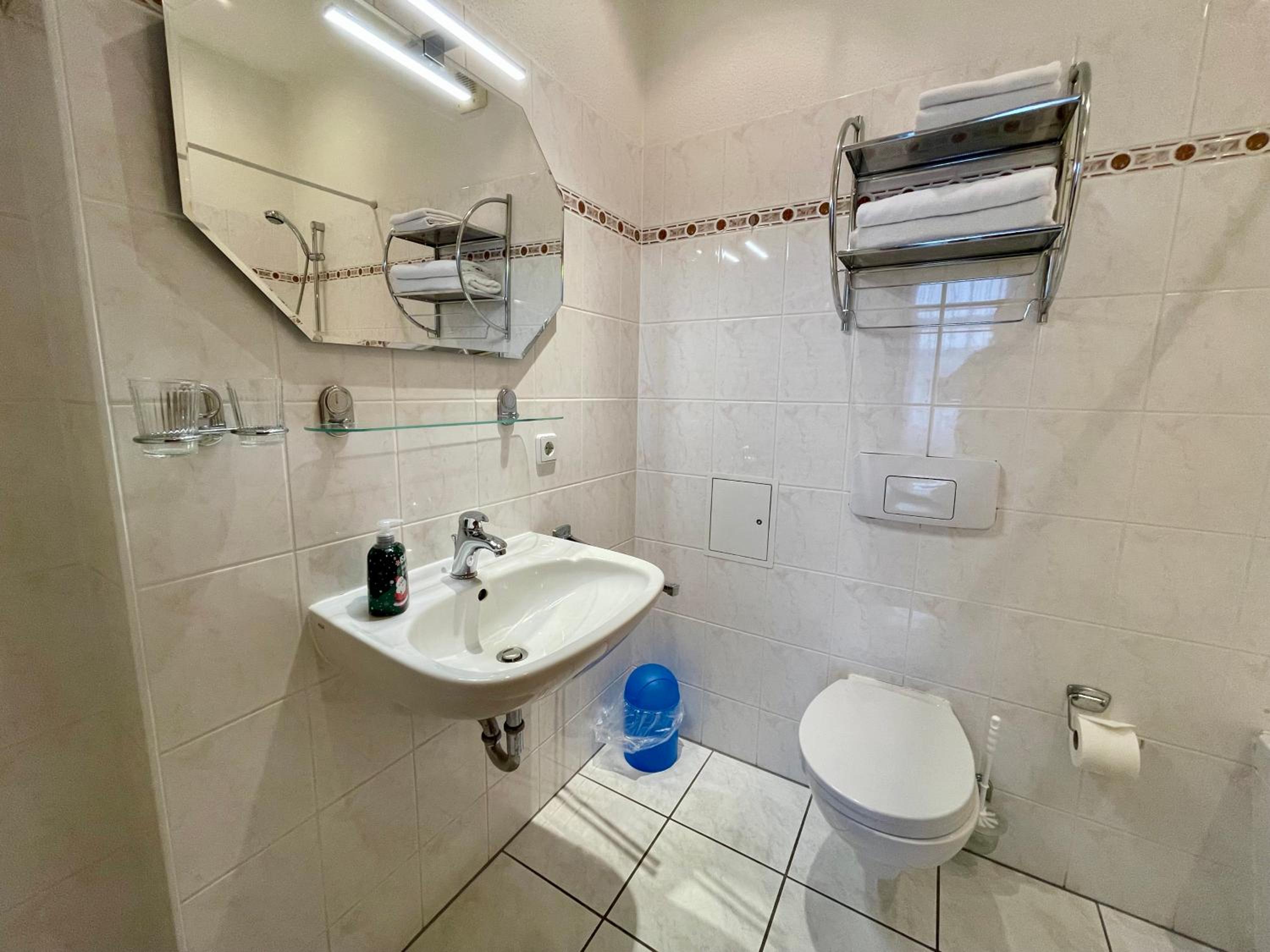 Double Room with Private Bathroom photo 3