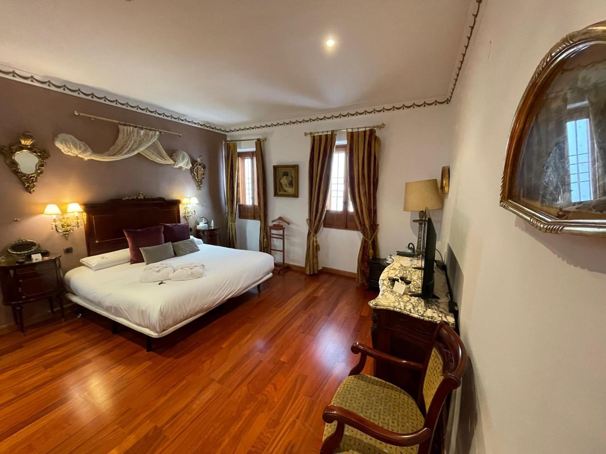 Suite Queen con Bañera de Hidromasaje