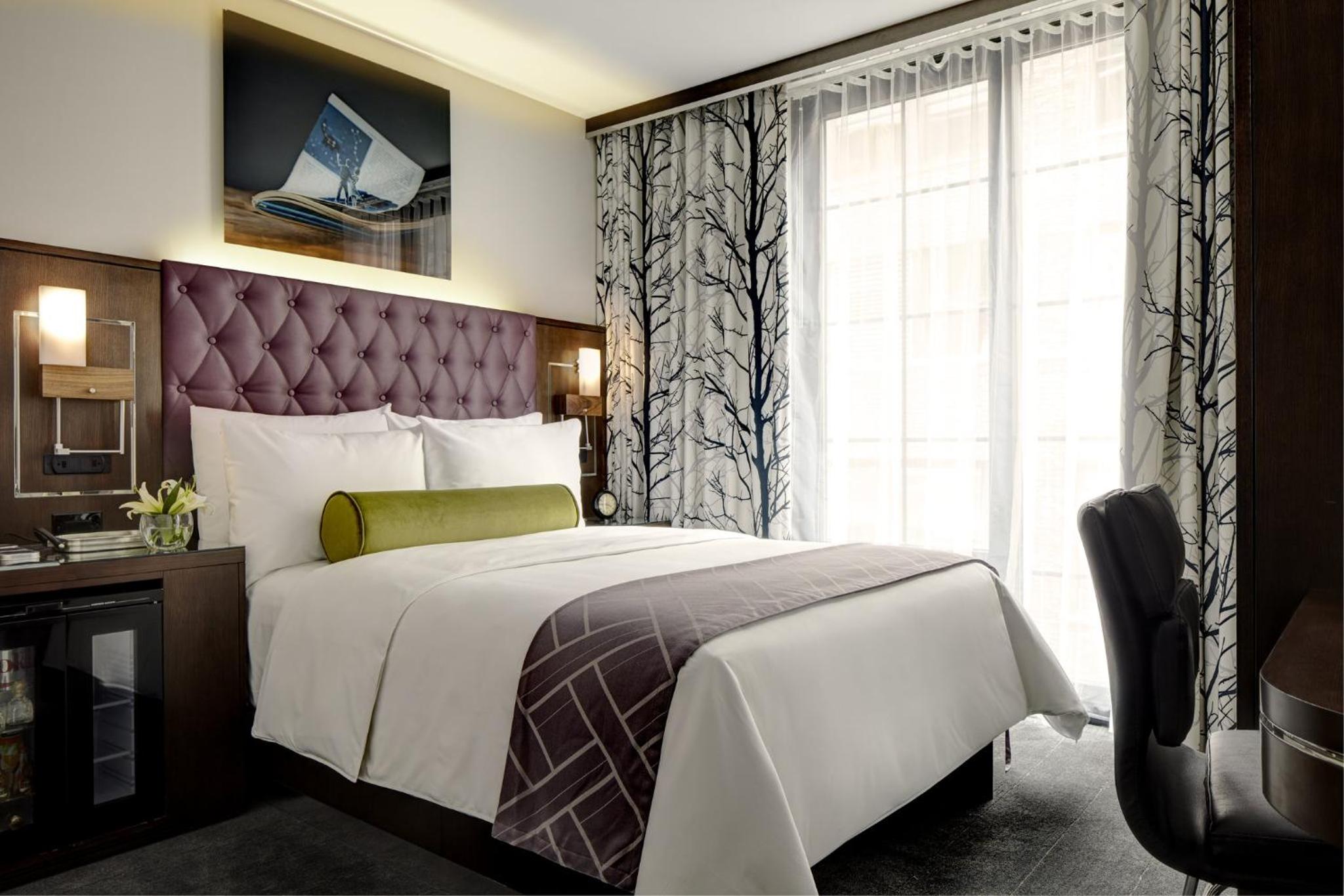 Classic Queen Guest Room With Tub photo 1