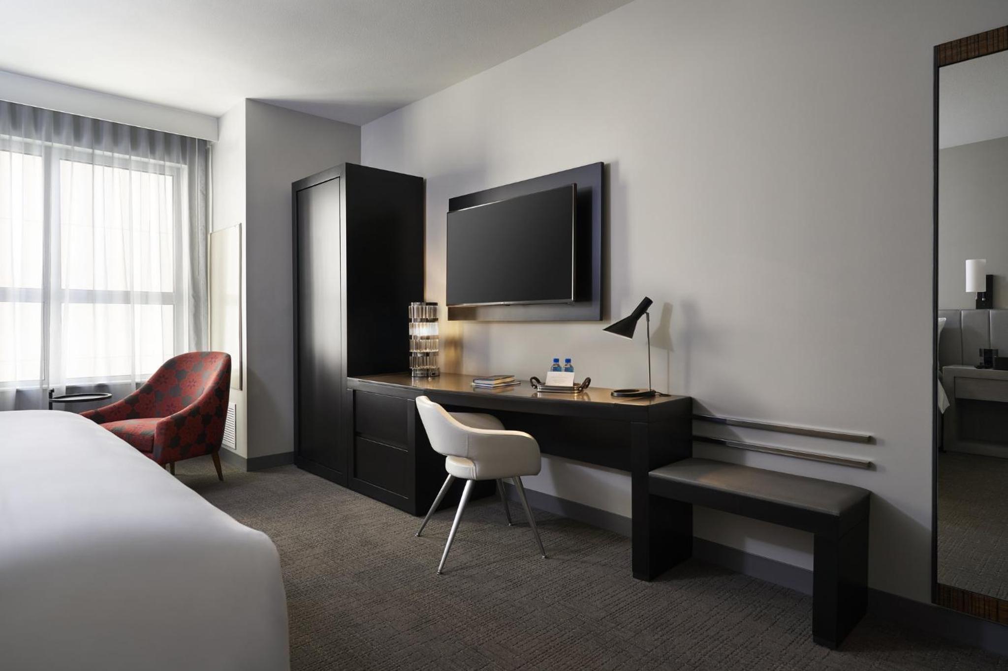 Classic King Guest Room - Photo 3