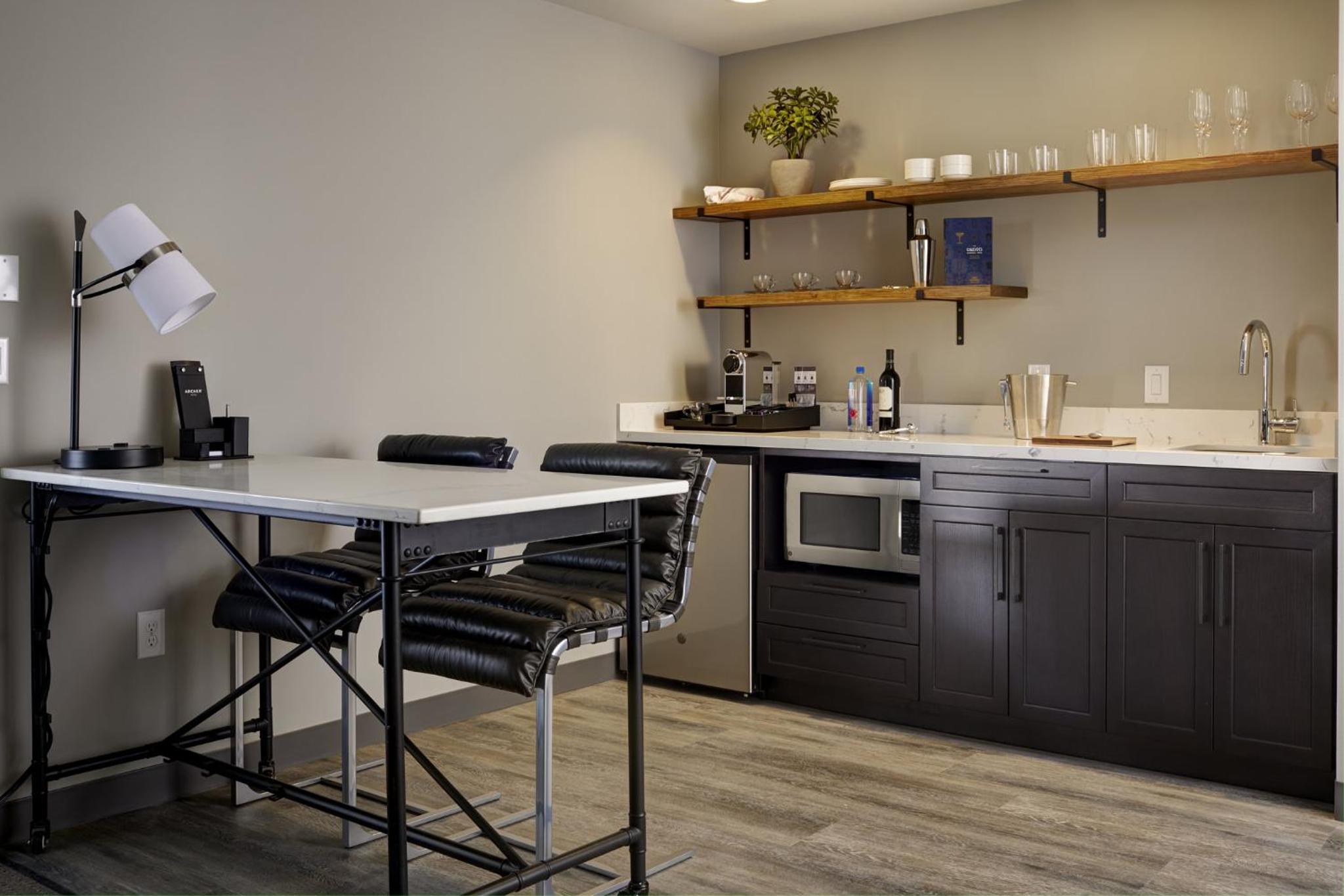 Archerâs Den Hearing Accessible Suite with Balcony - Photo 4