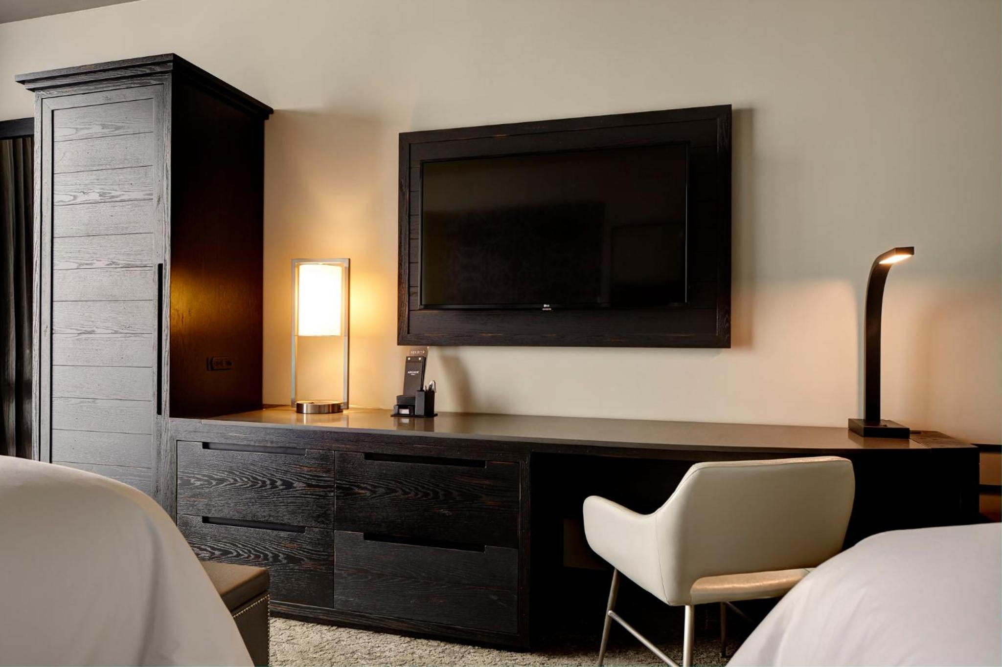 Double King Hearing-Accessible Guest Room photo 2
