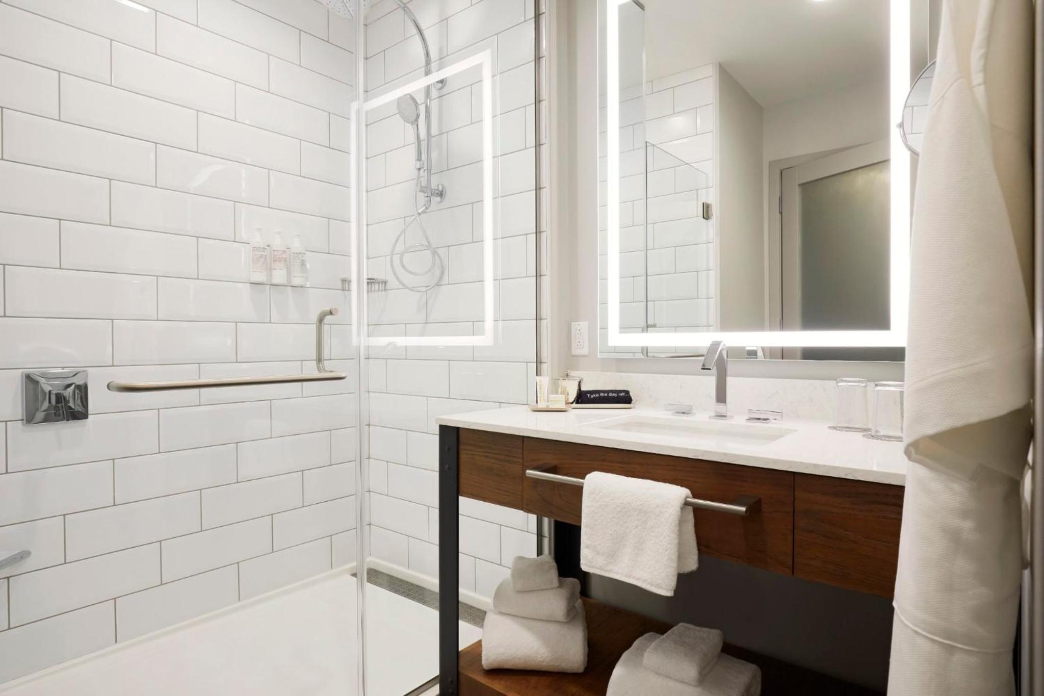 Double King Guest Room - Photo 3