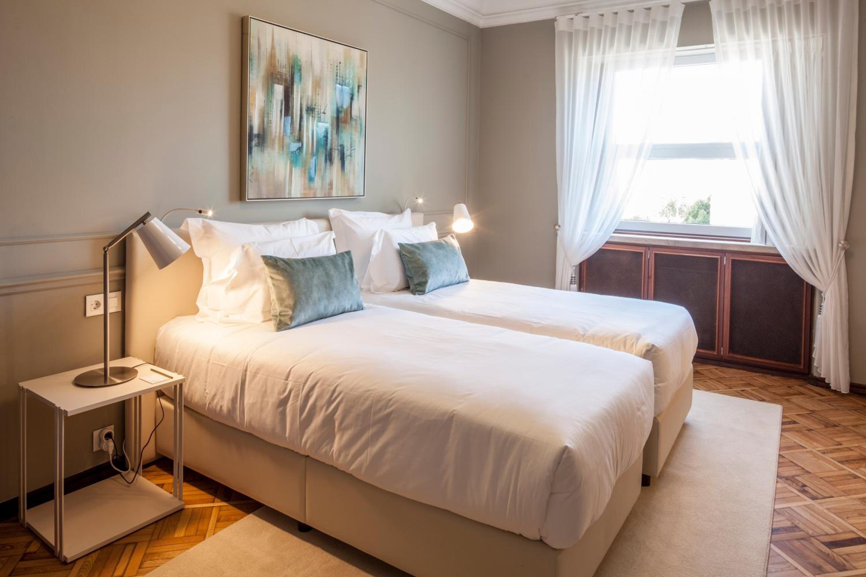 Executive Suite - Photo 1