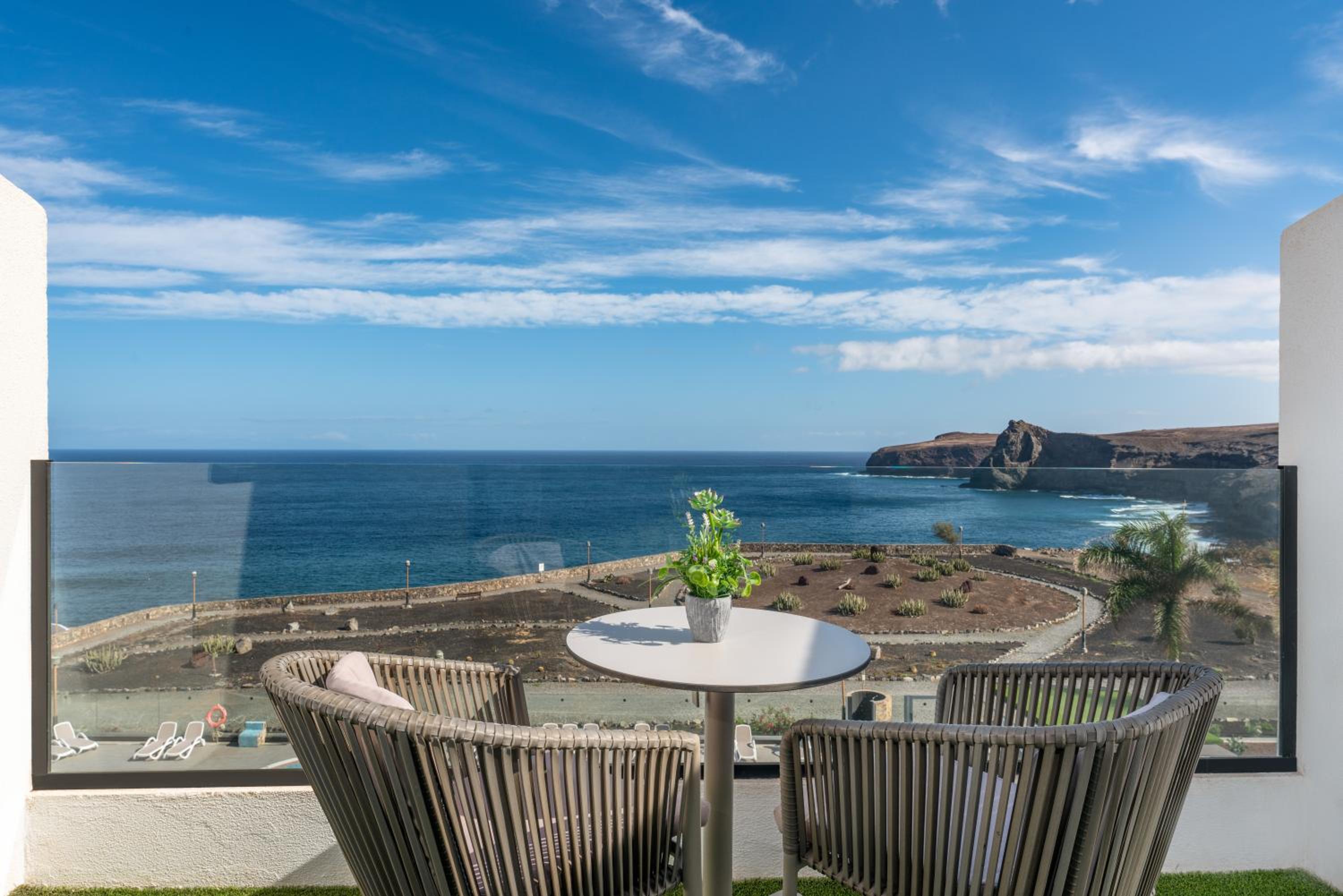 Double Room with Sea View - Photo 3