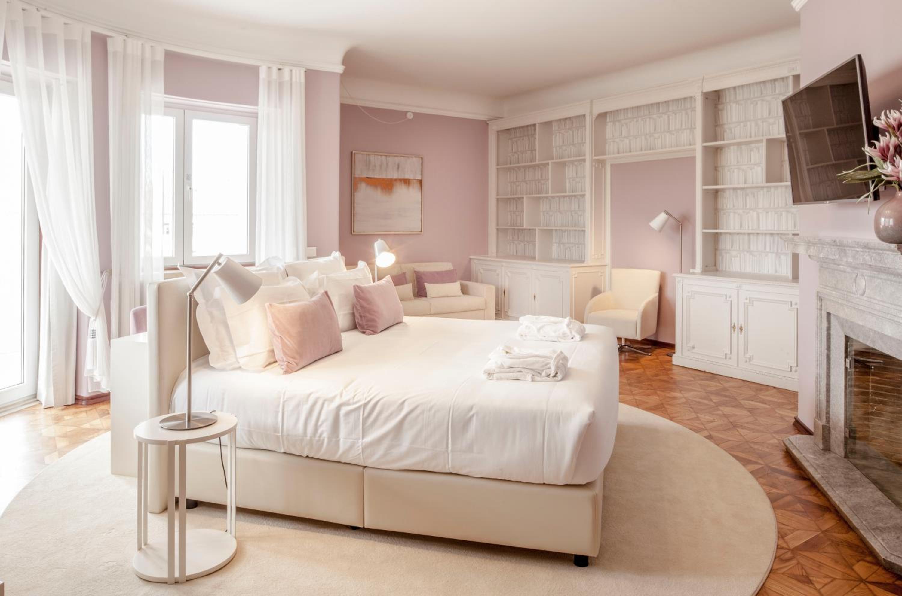 Superior Suite - Photo 4