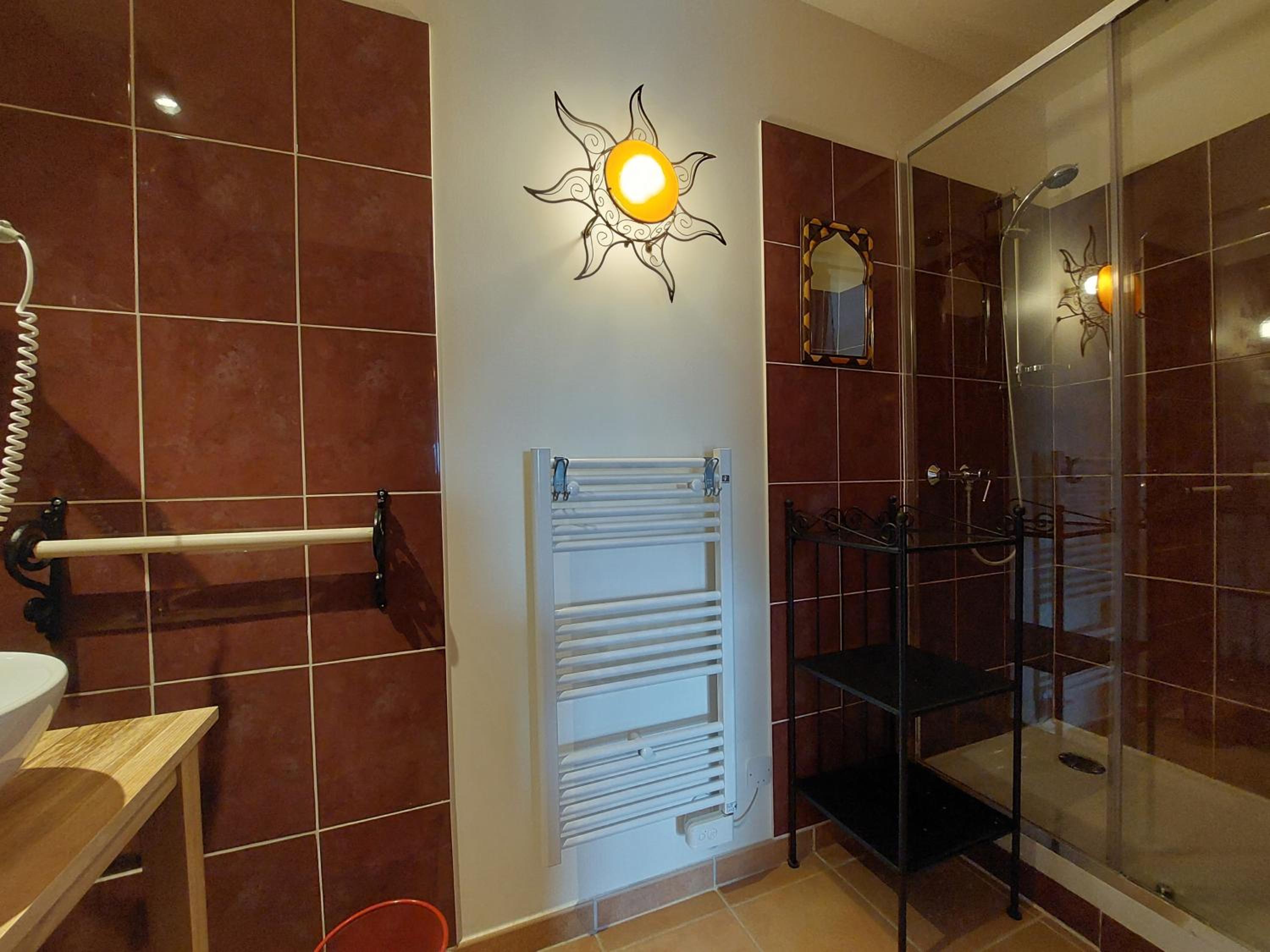 Double Room with Private Bathroom photo 2
