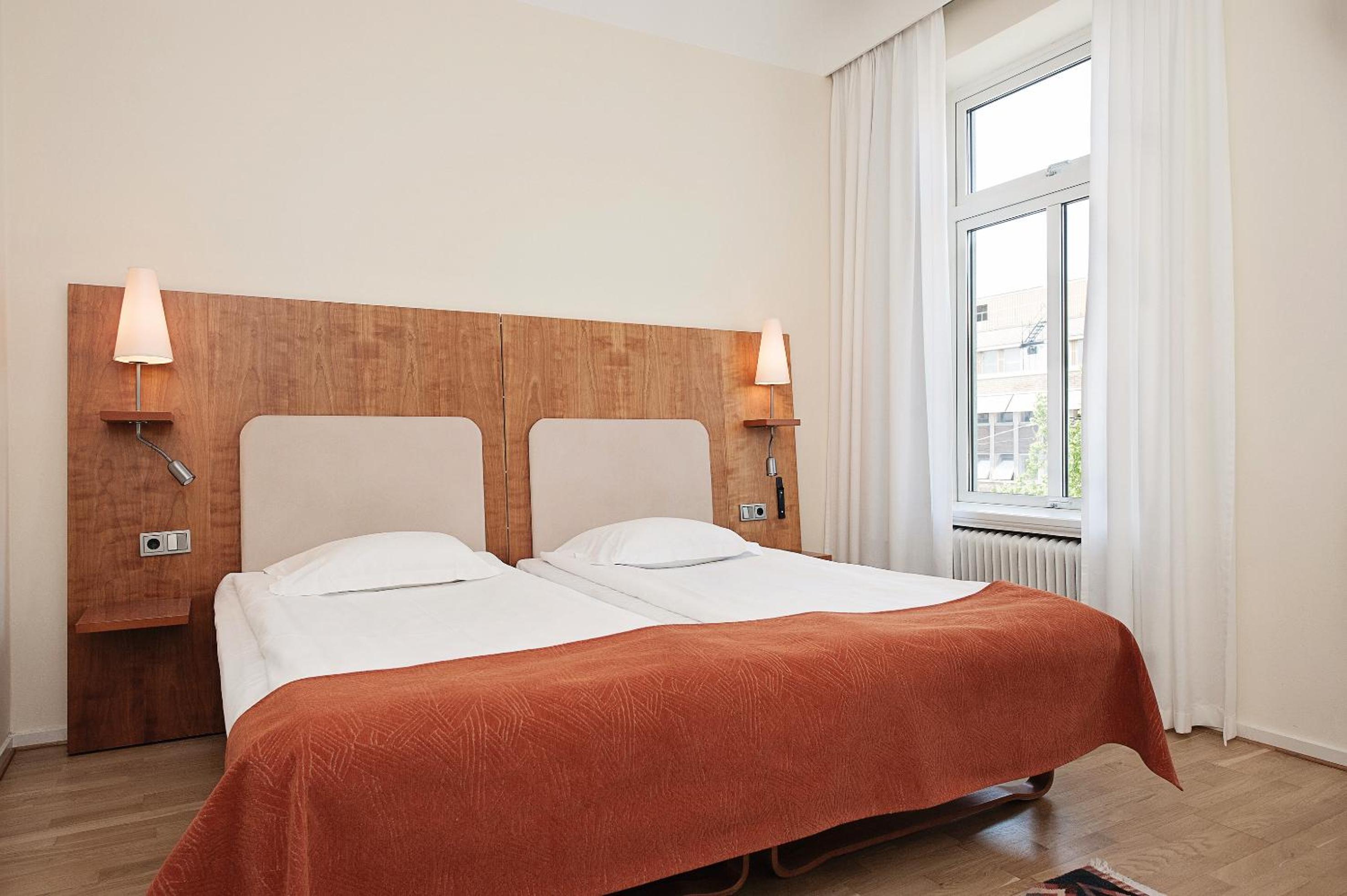 Standard Twin Room - Photo 5