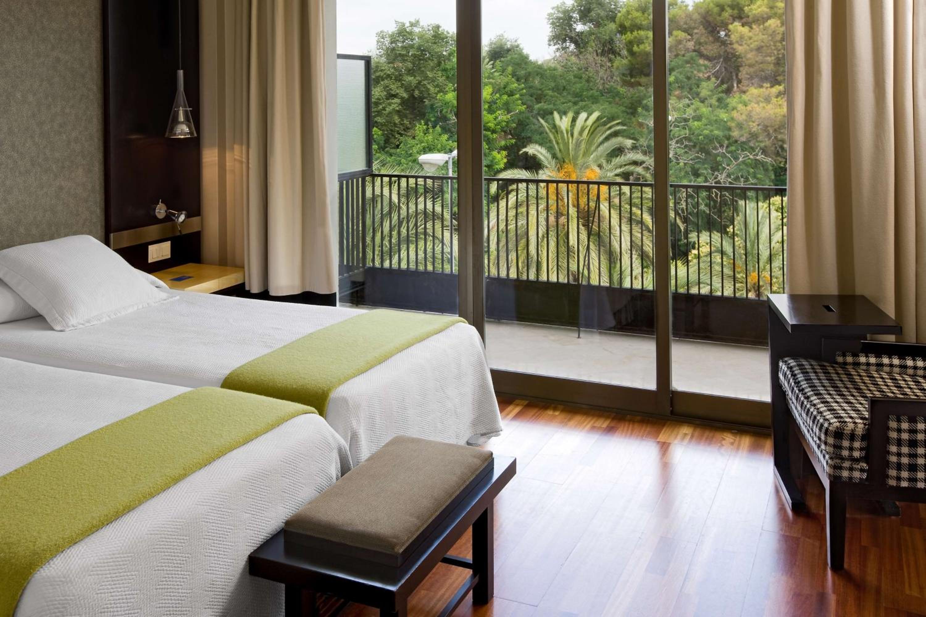 Standard Double or Twin Room with Terrace - Photo 2