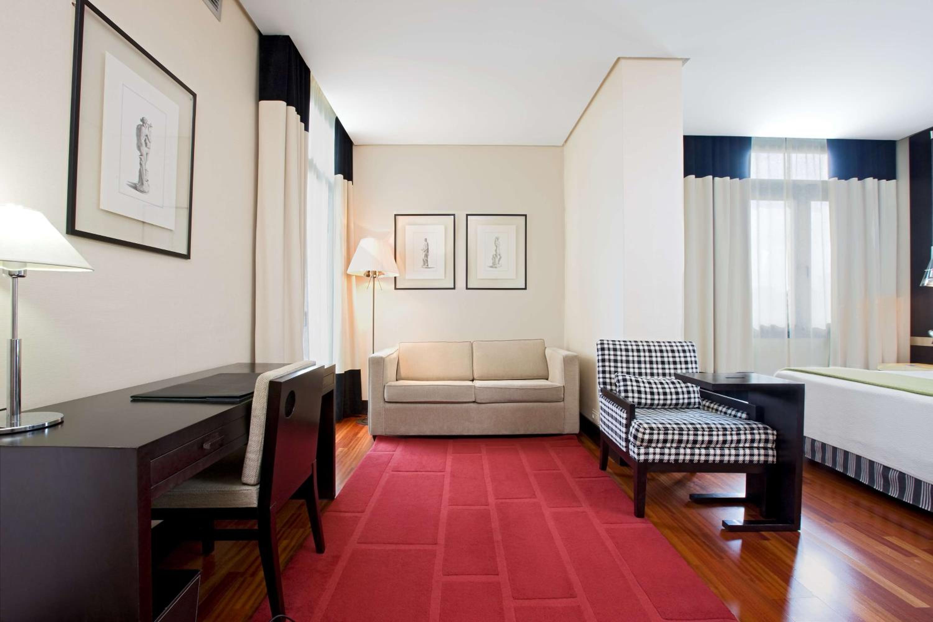 Junior Suite with Terrace - Photo 3