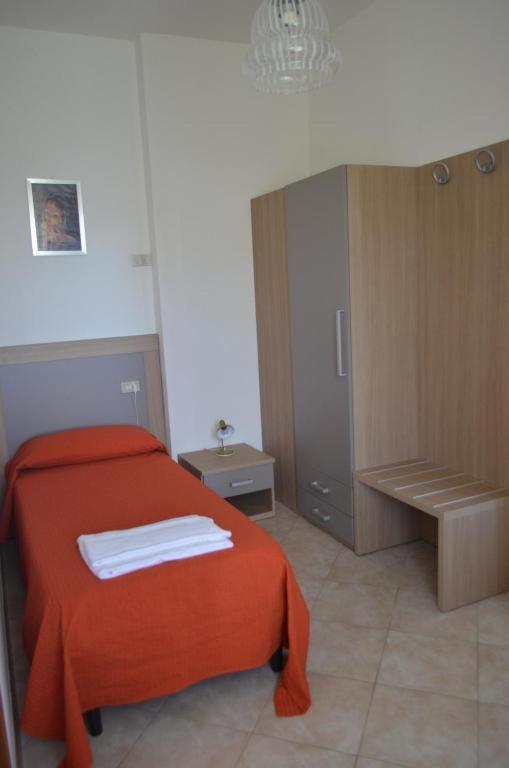 Single Room photo 1