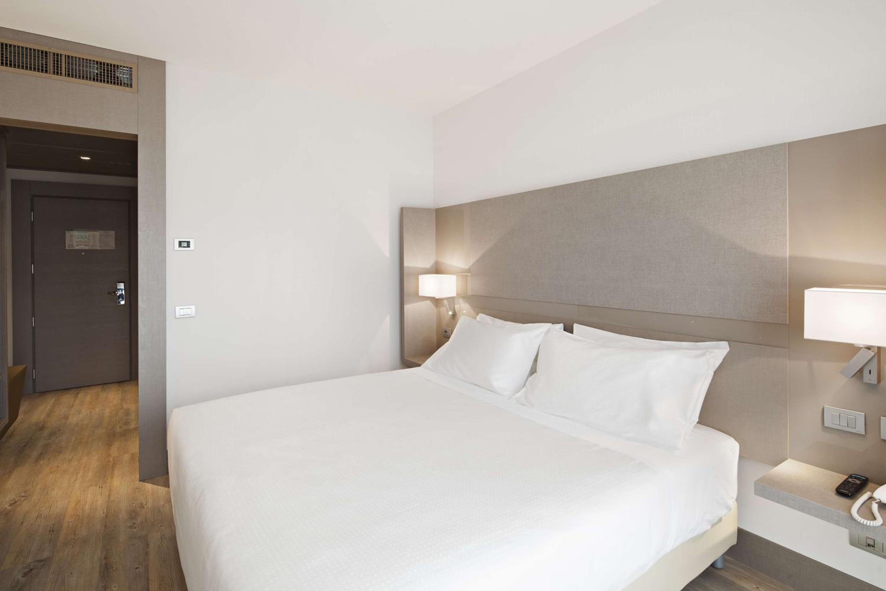 Standard Double Or Twin Room Free Parking photo 3