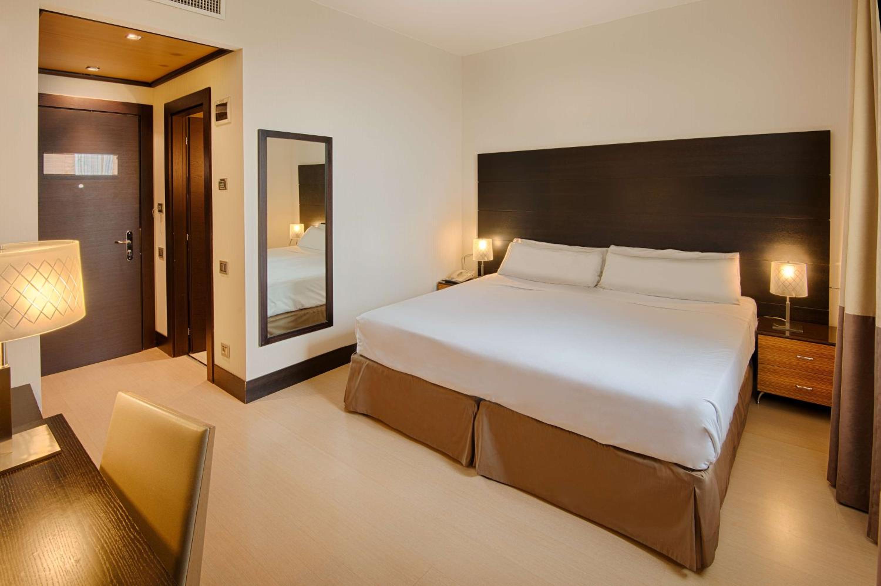 Standard Double Room - Photo 1