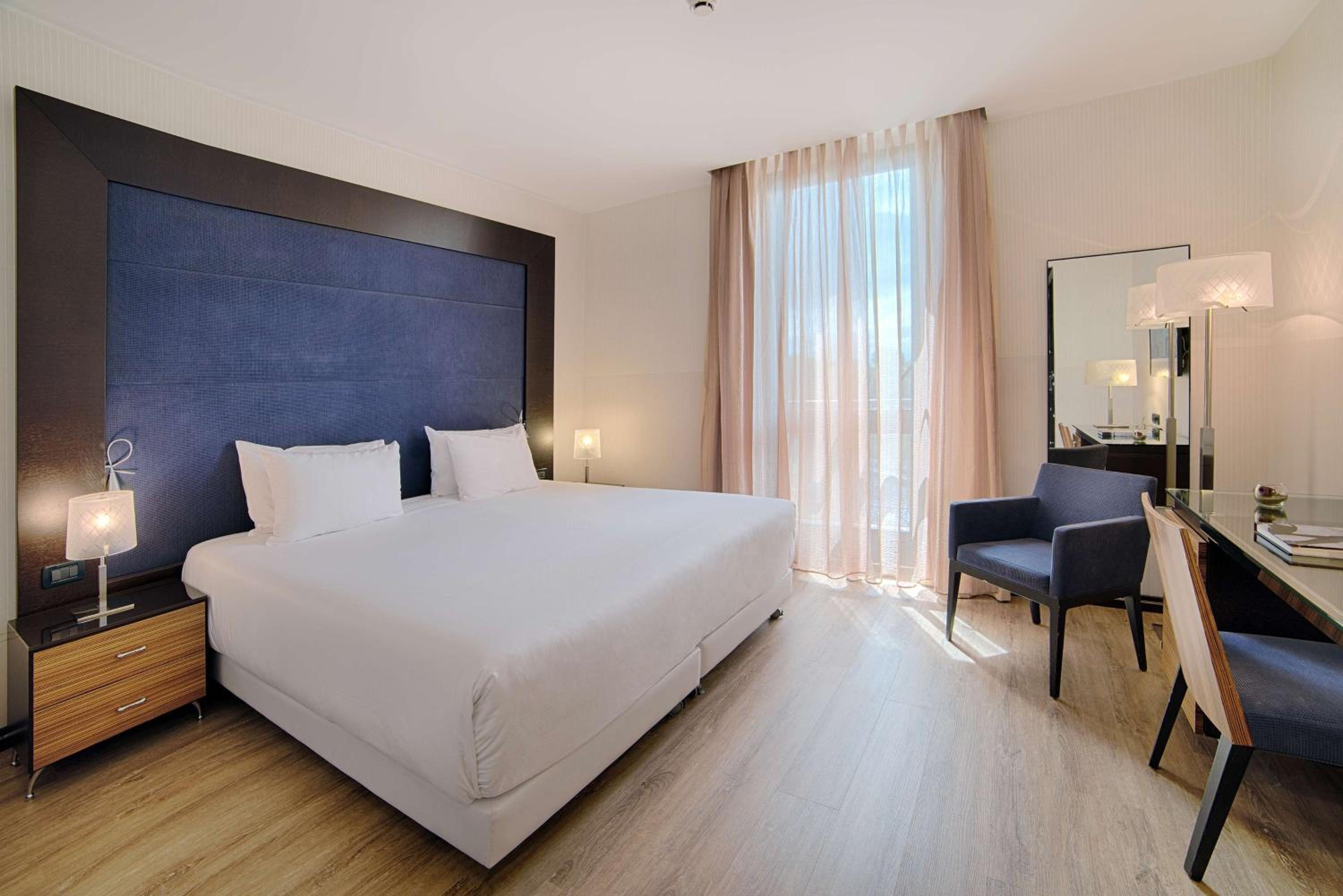 Superior Double or Twin Room with Balcony - Photo 4
