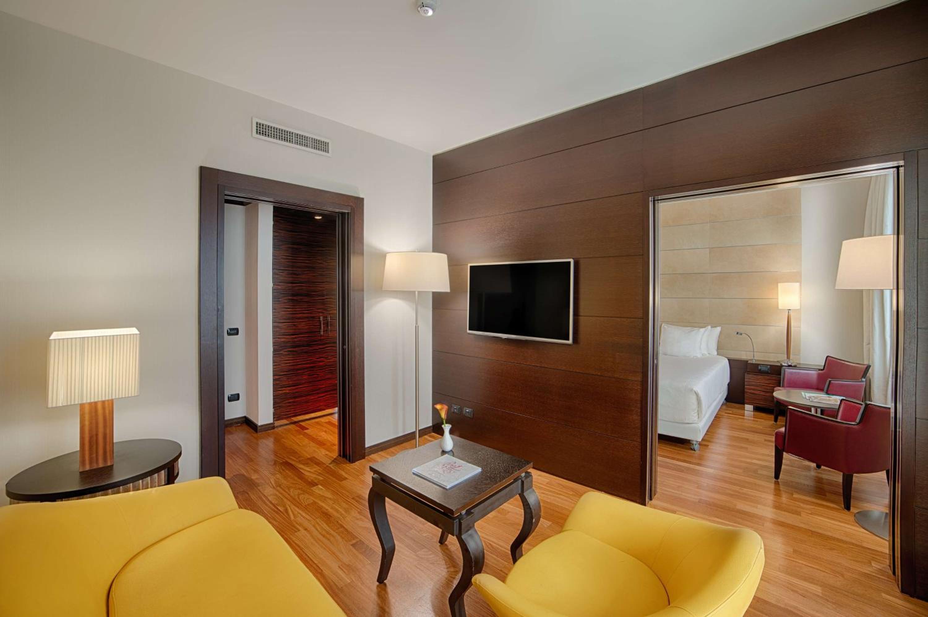 Suite - Photo 4