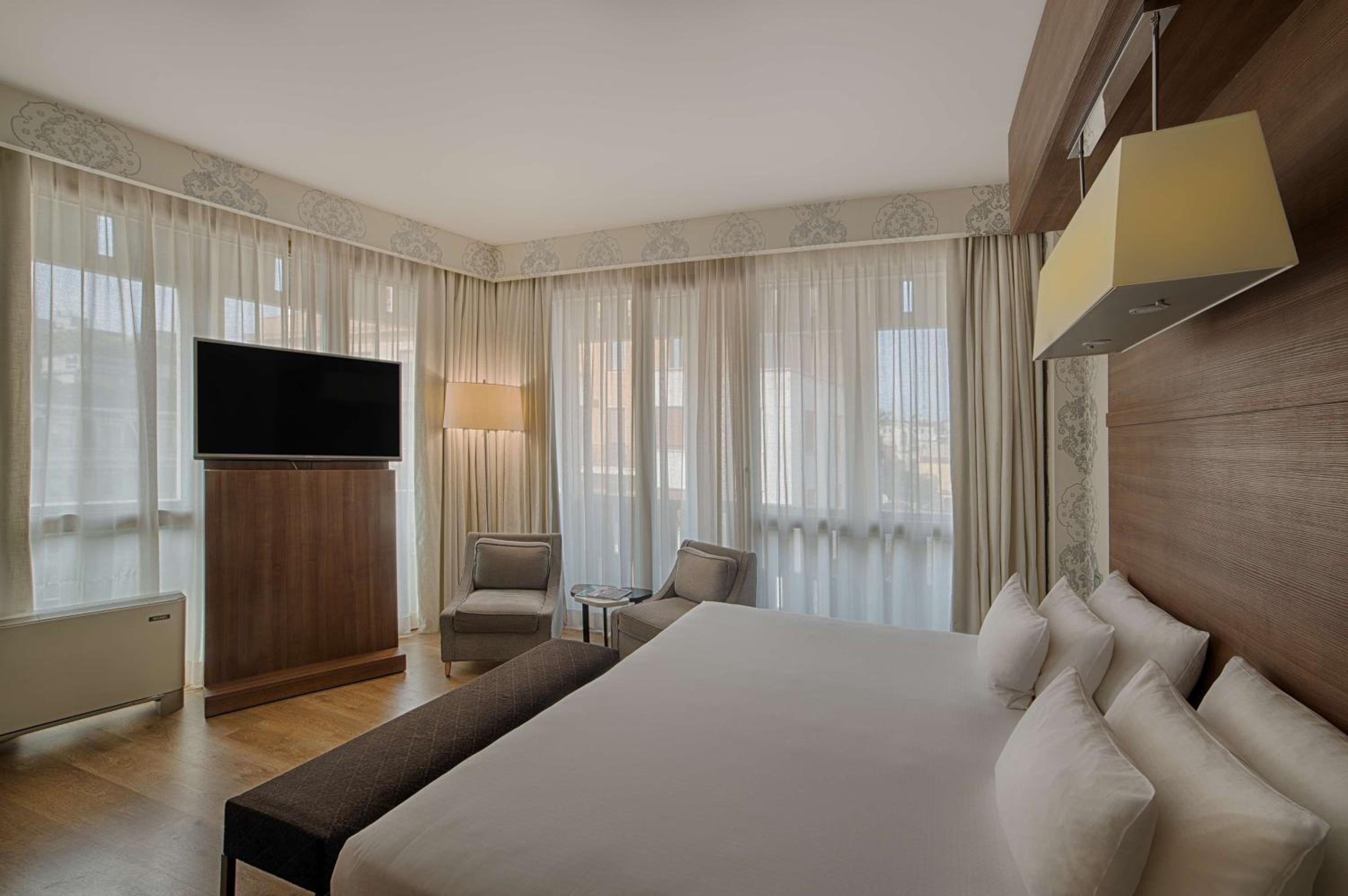 Executive Junior Suite - Photo 6