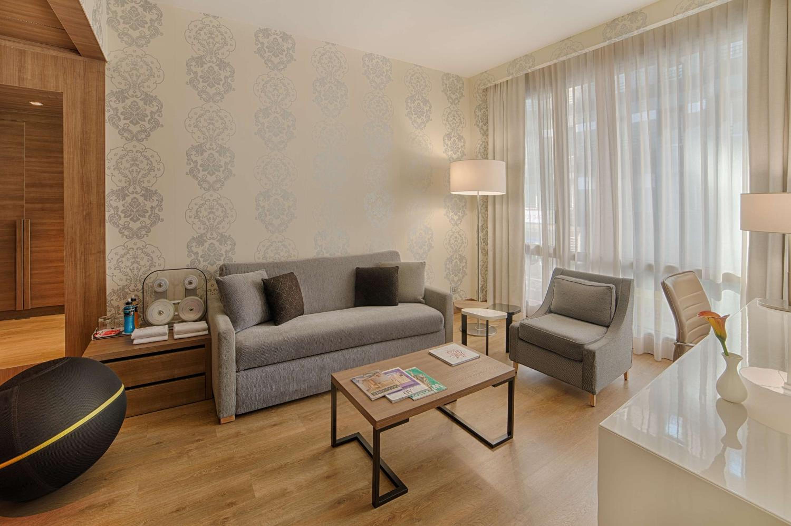Executive Junior Suite - Photo 7