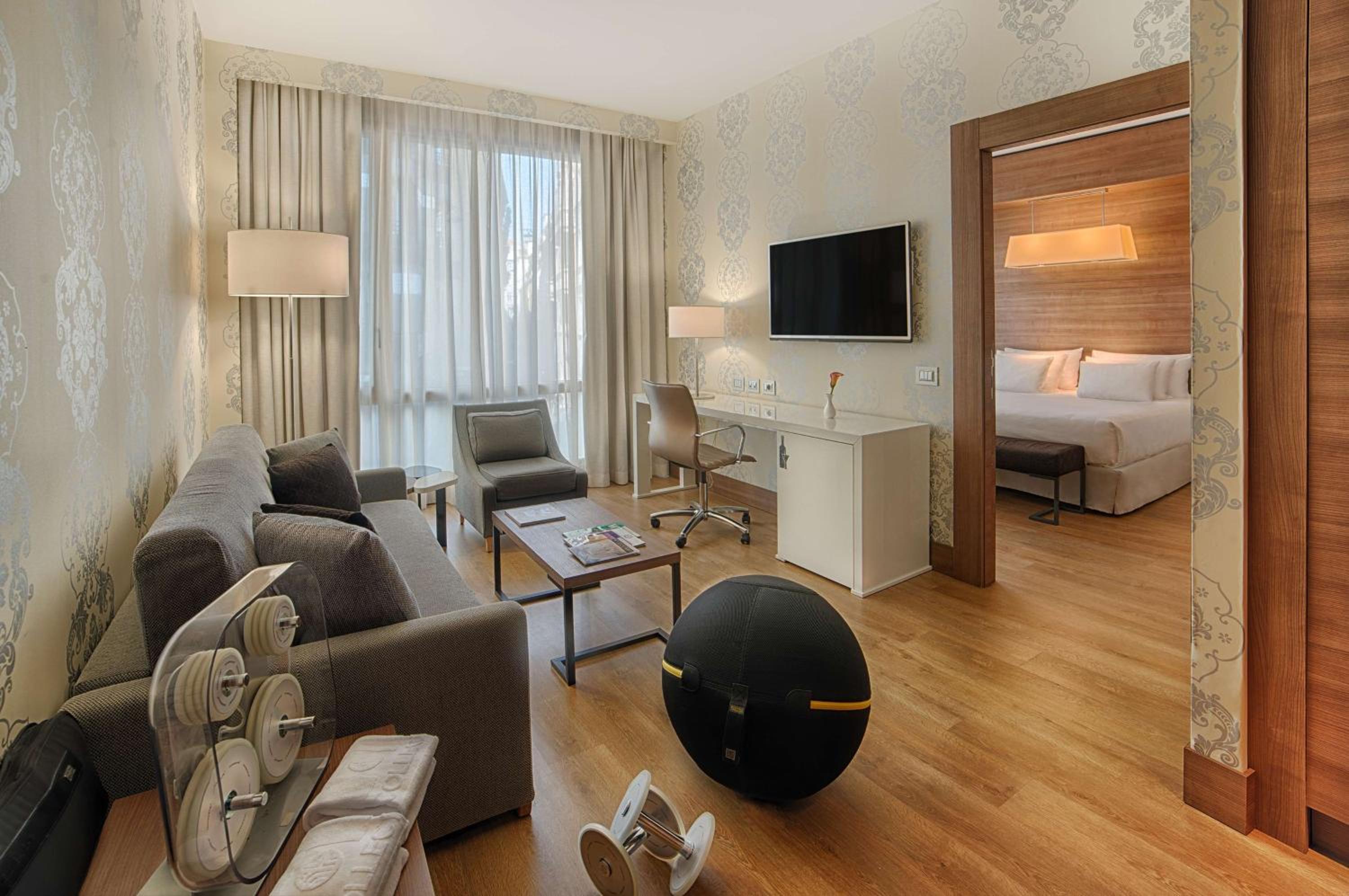 Executive Junior Suite - Photo 8
