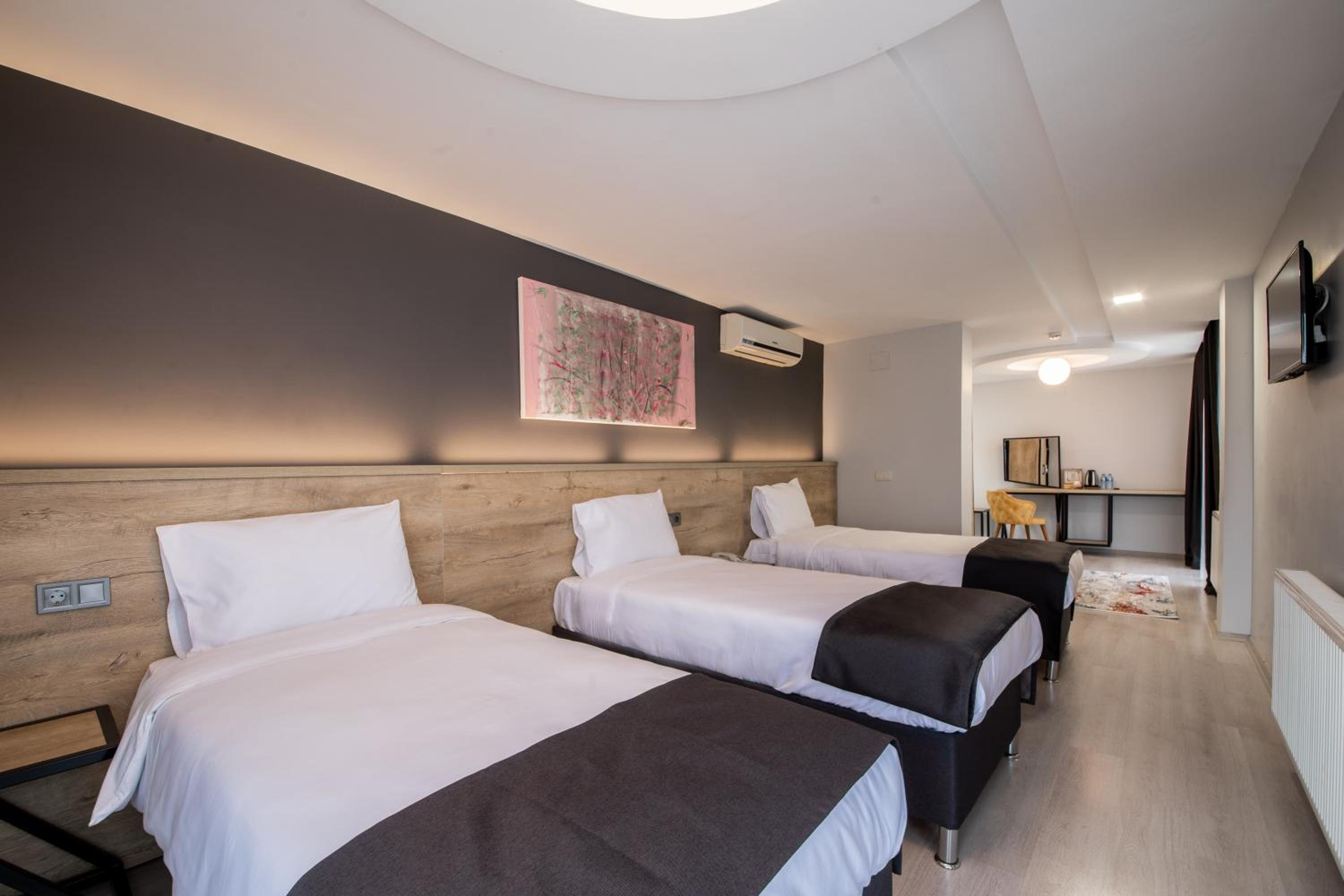 Superior Twin Room - Photo 8