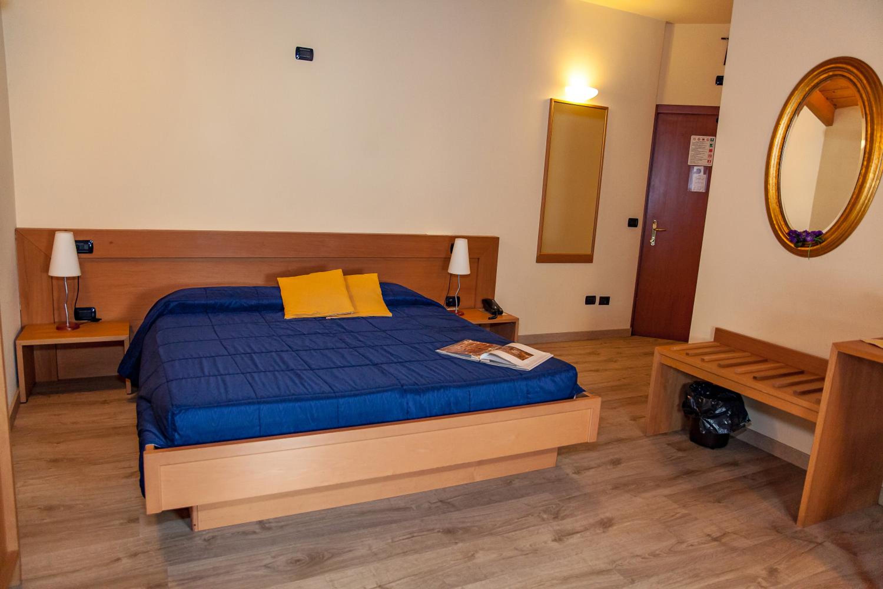 Superior Double or Twin Room - Photo 6
