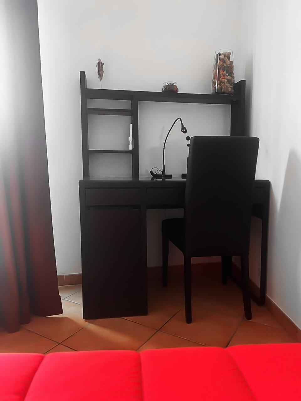 Queen Room with Garden View - Photo 3