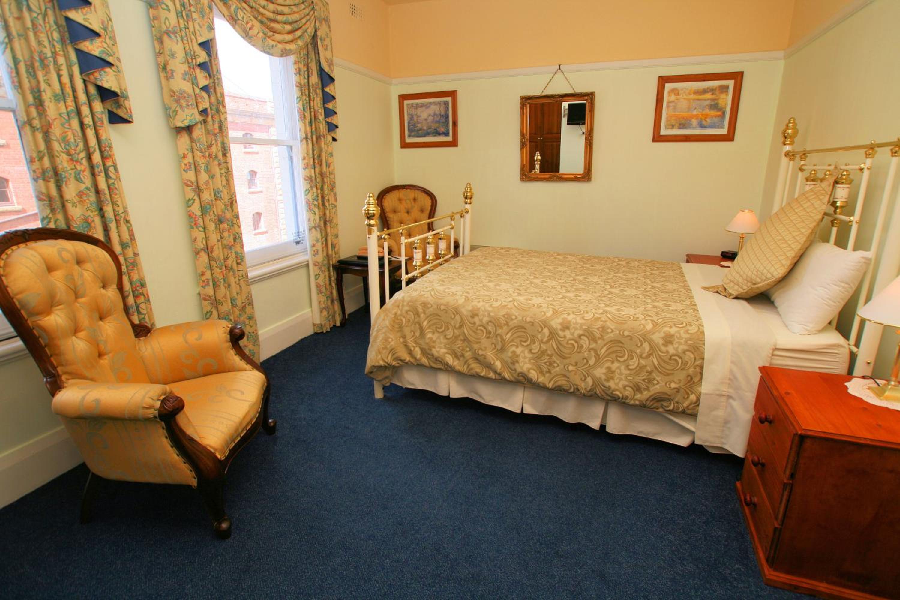 Standard Double Room - Photo 3