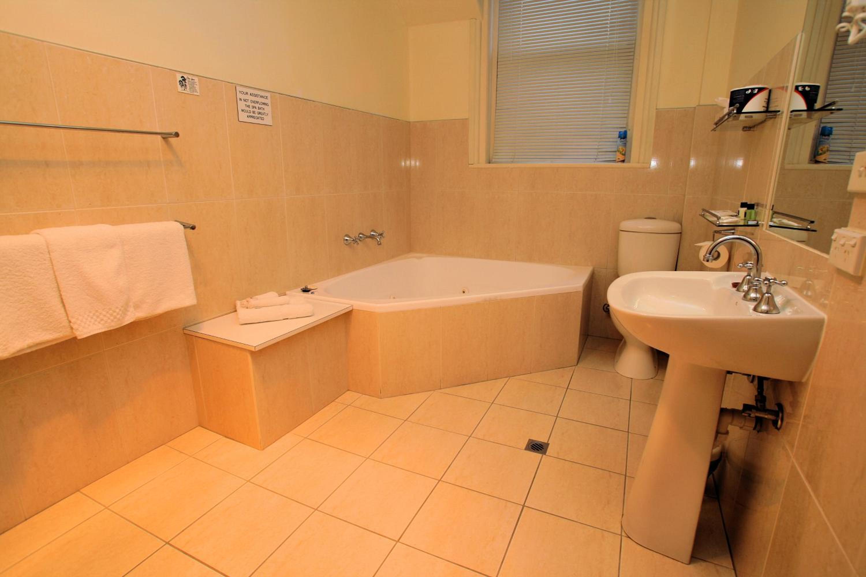 Twin Room With Spa Bath