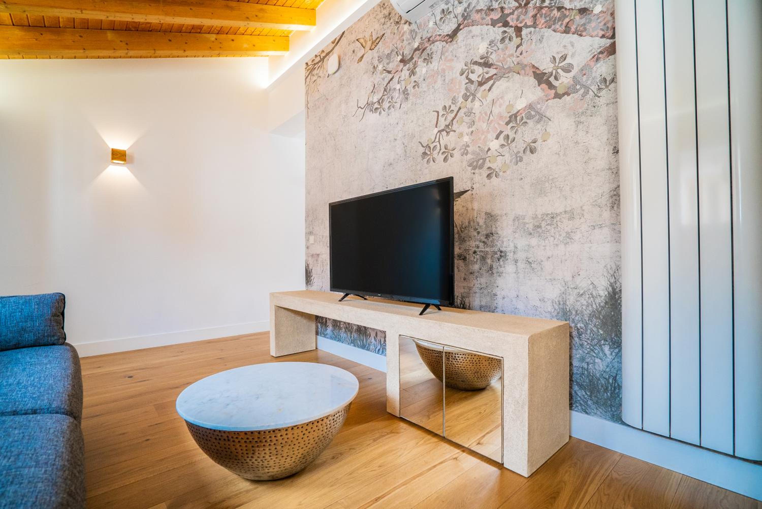 Apartment with Terrace - Photo 14