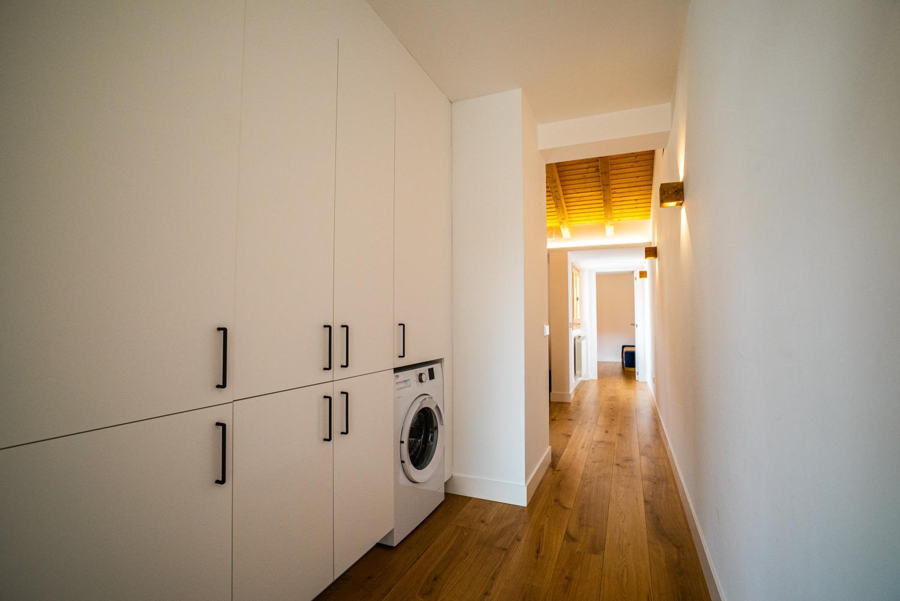 Apartment with Terrace - Photo 12