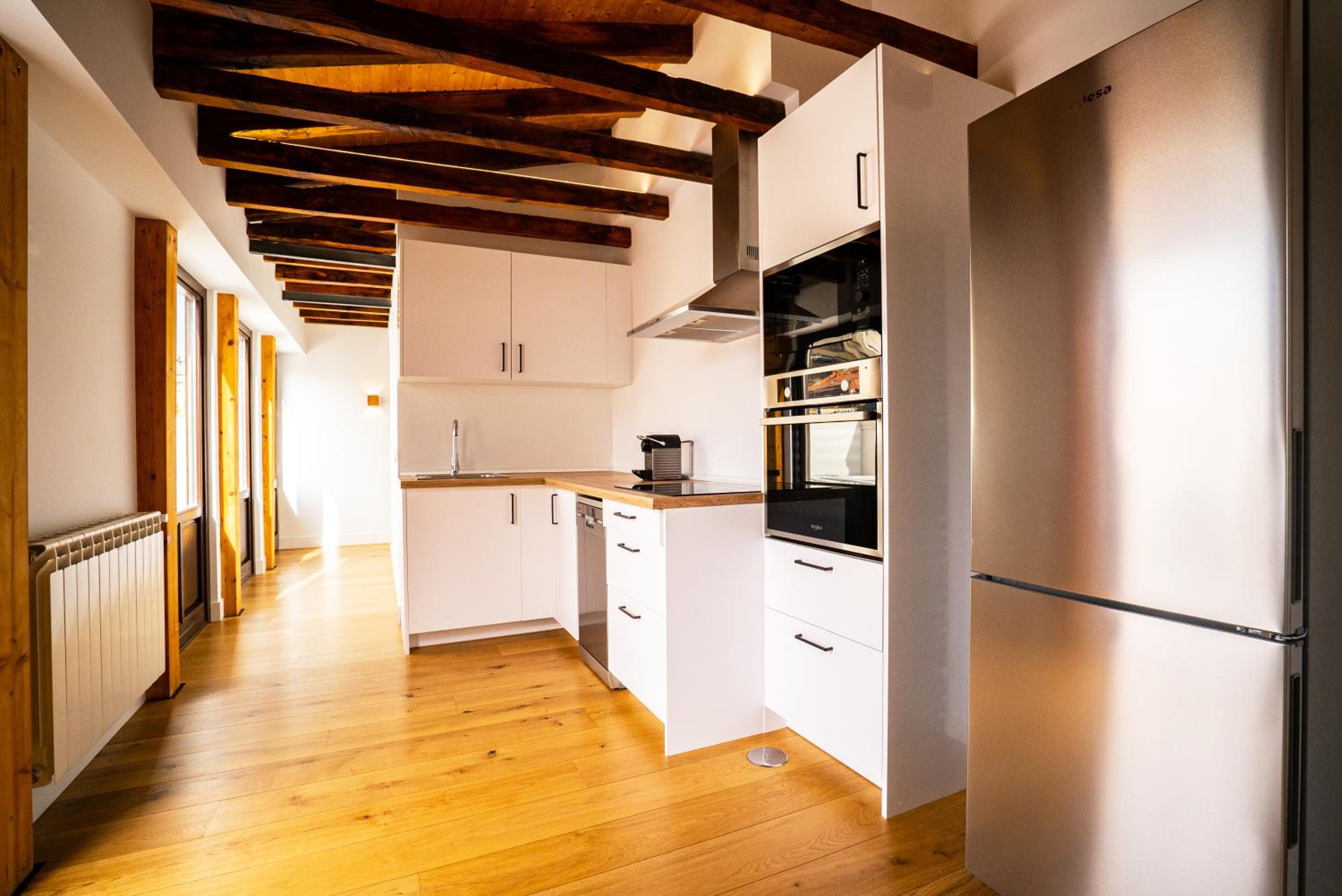 Apartment with Terrace - Photo 9