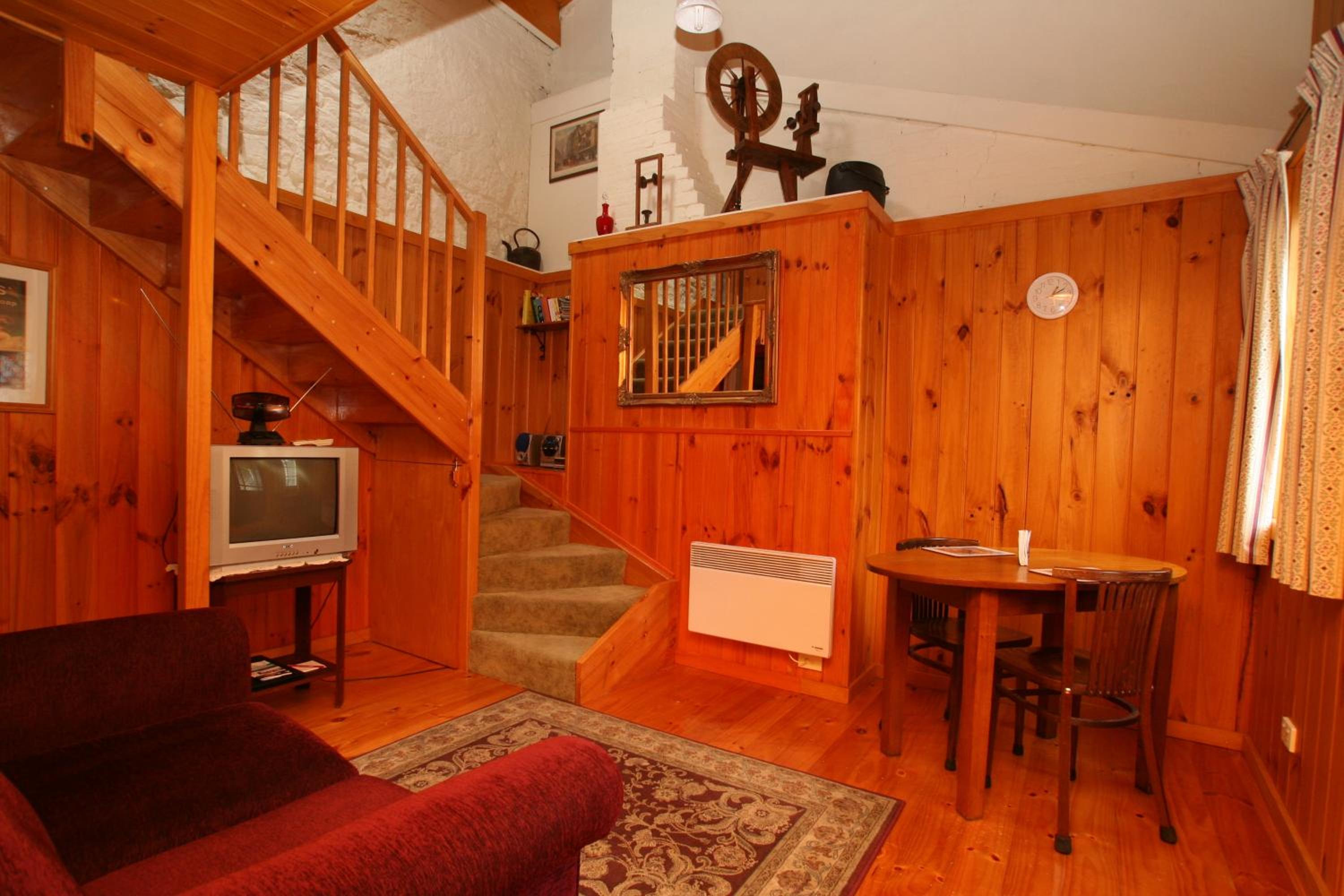 Cottage thumbnail 5