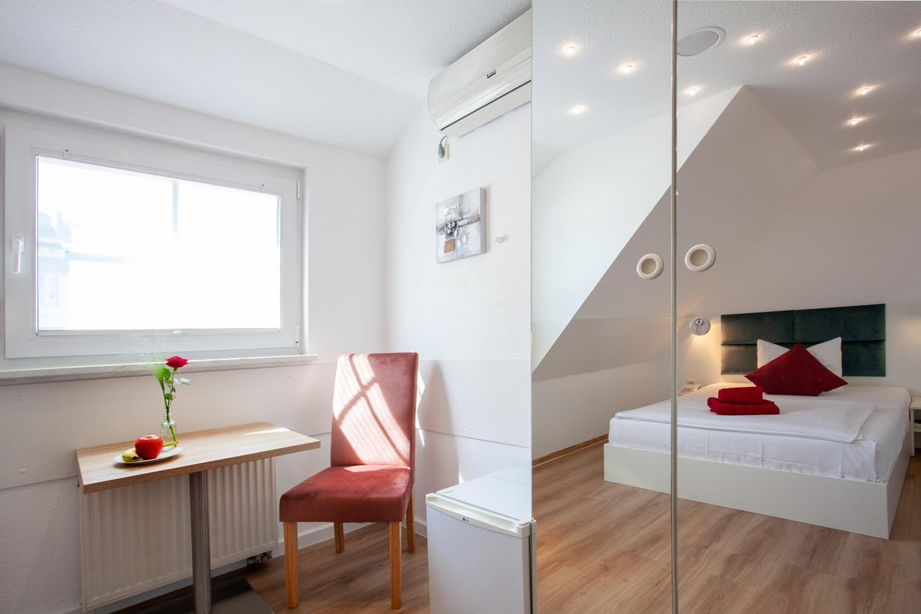 Standard Double Room with Bathtub photo 3