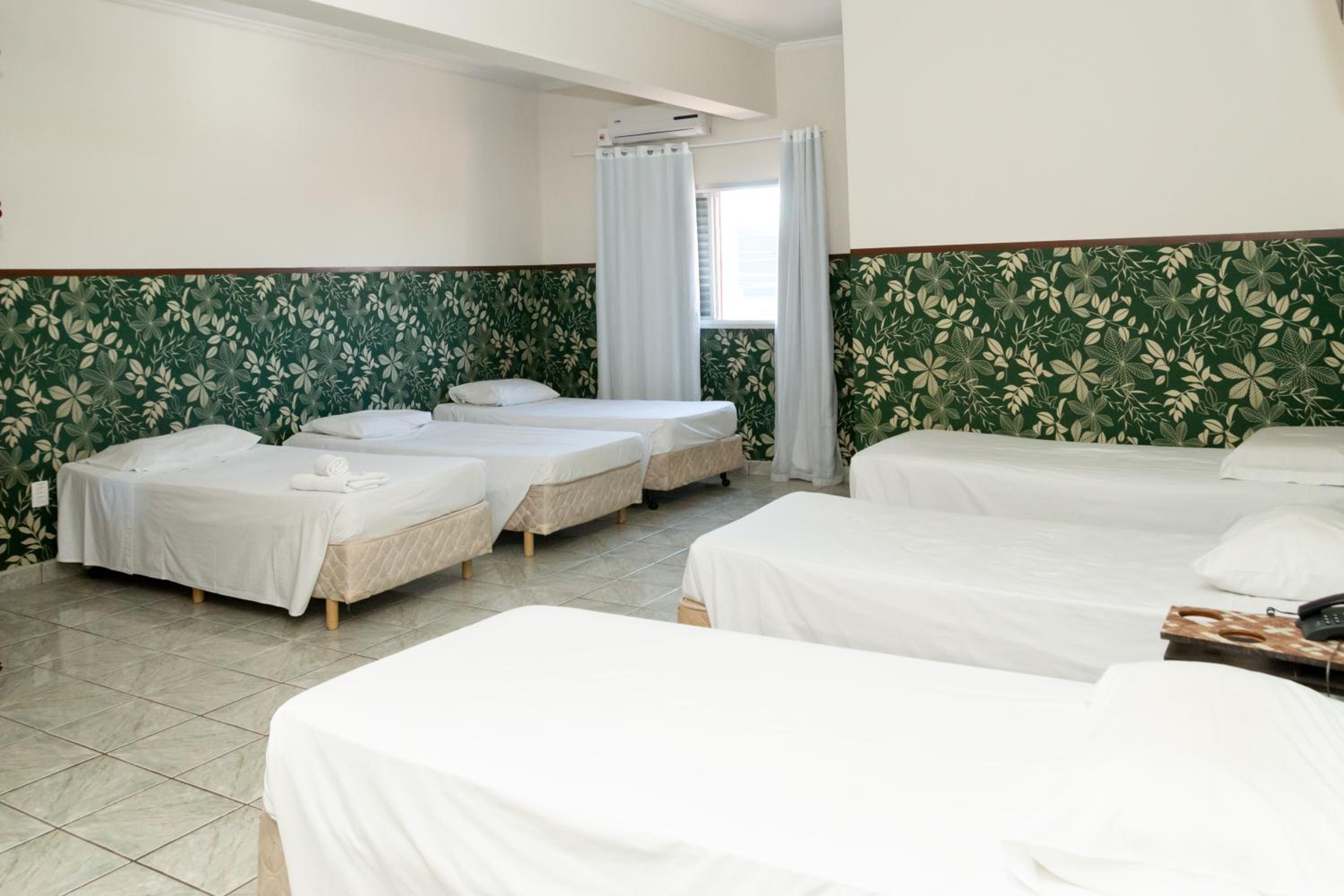 Standard Quadruple Room, photo 7