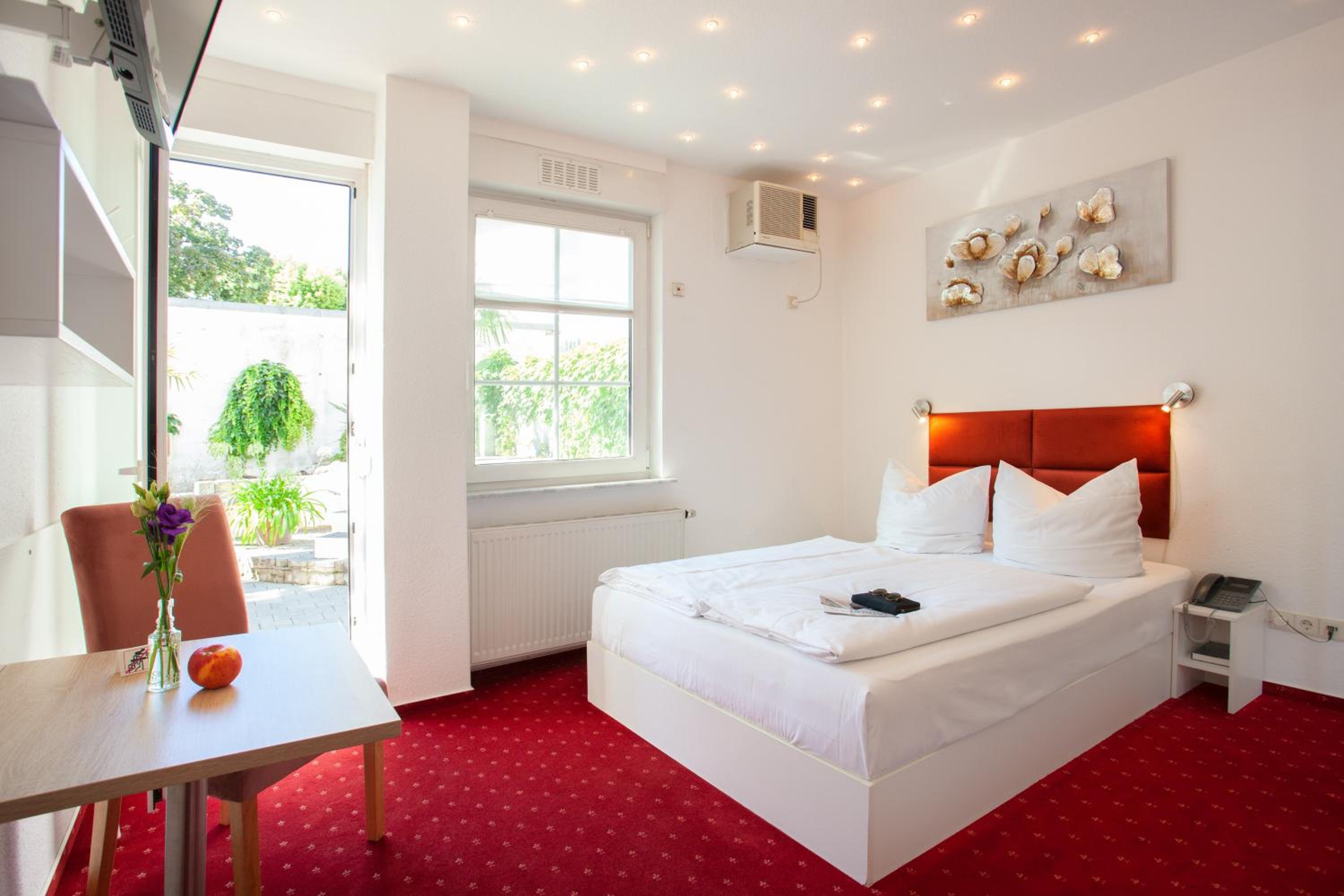 Standard Double Room photo 3